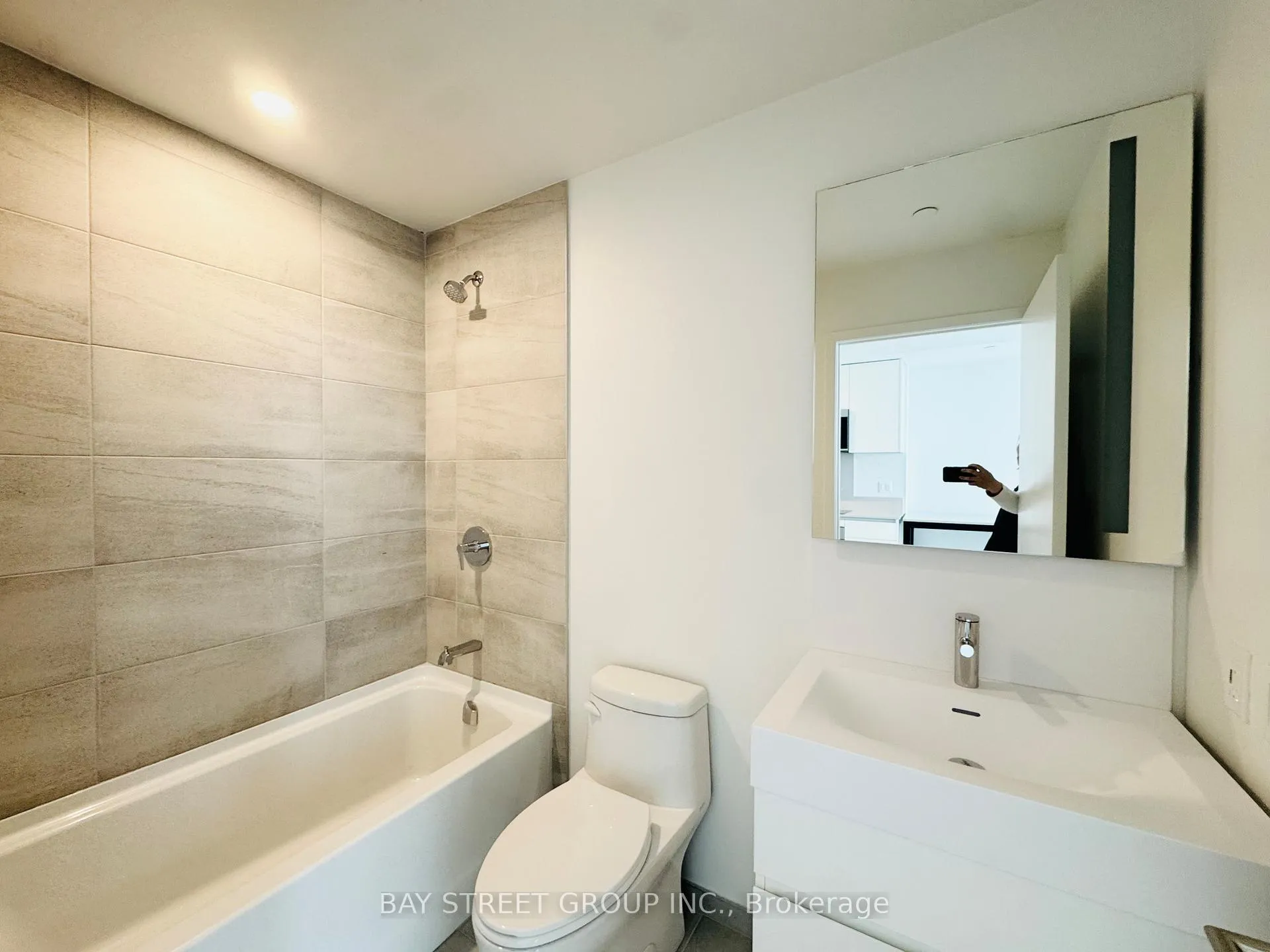 Photo 15 of Unit 3008, 39 Mary Street, Barrie, City Centre — HOMEH