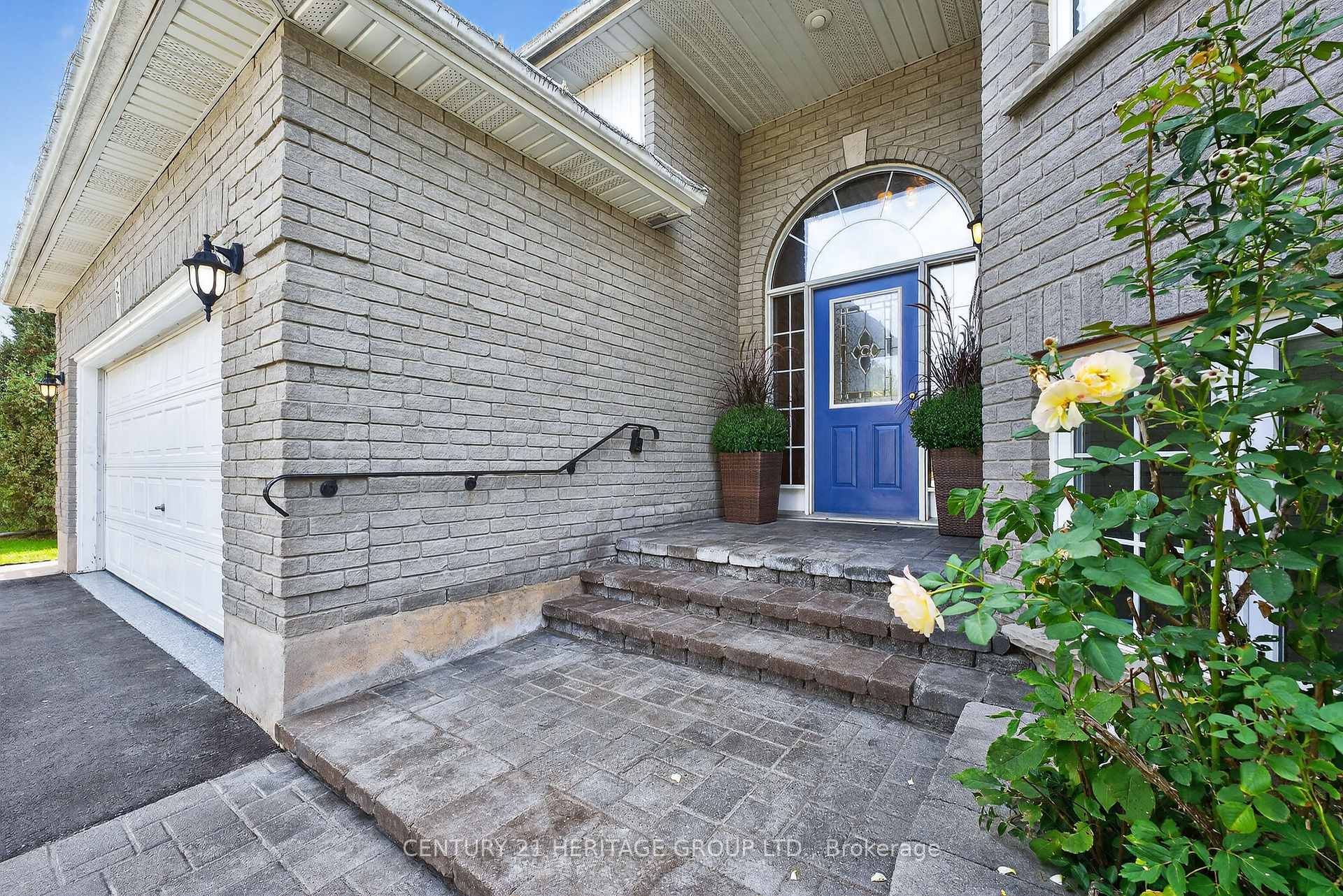 Photo 3 of 250 Kathleen Crescent, Clearview, Stayner — HOMEH