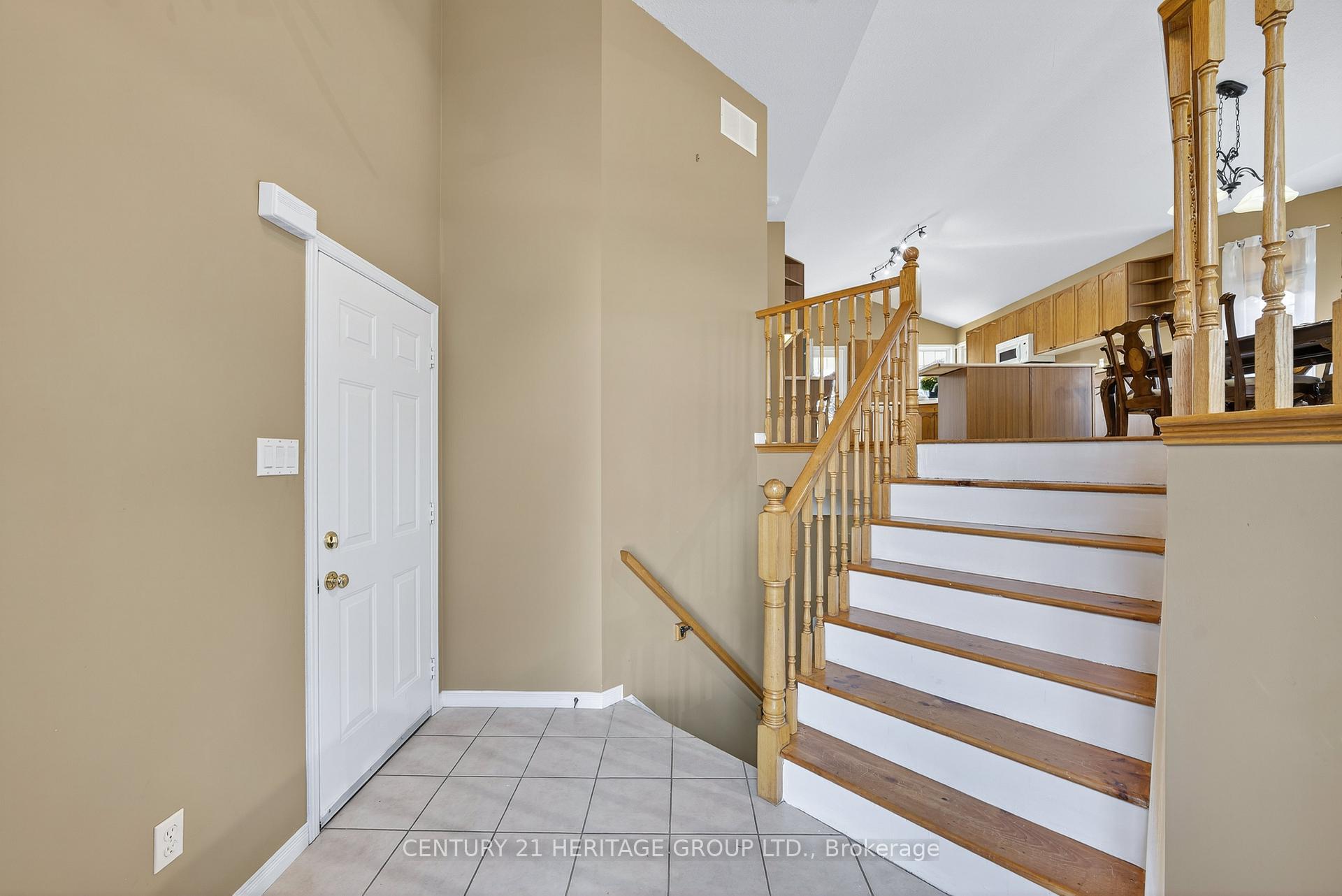 Photo 4 of 250 Kathleen Crescent, Clearview, Stayner — HOMEH