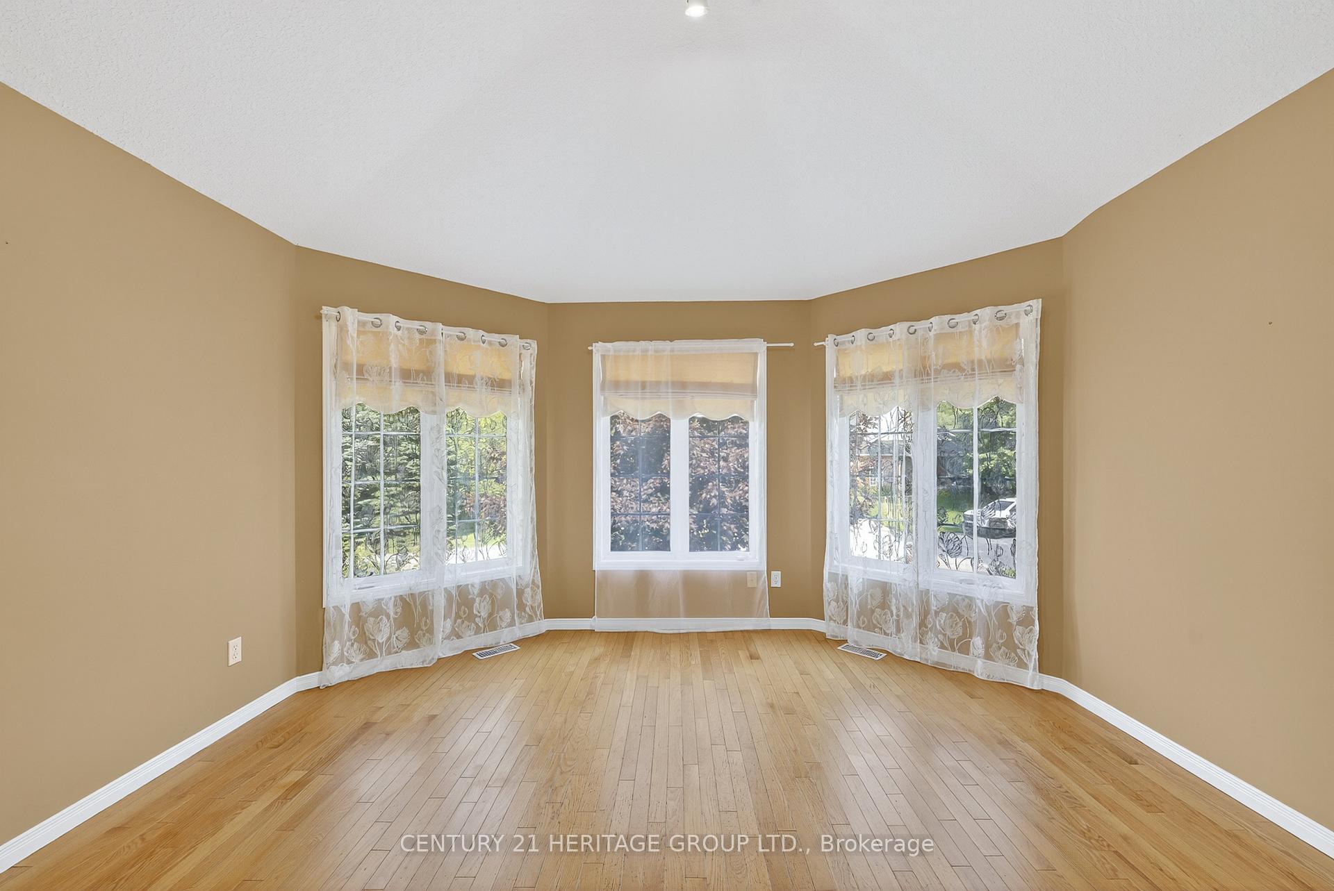 Photo 7 of 250 Kathleen Crescent, Clearview, Stayner — HOMEH