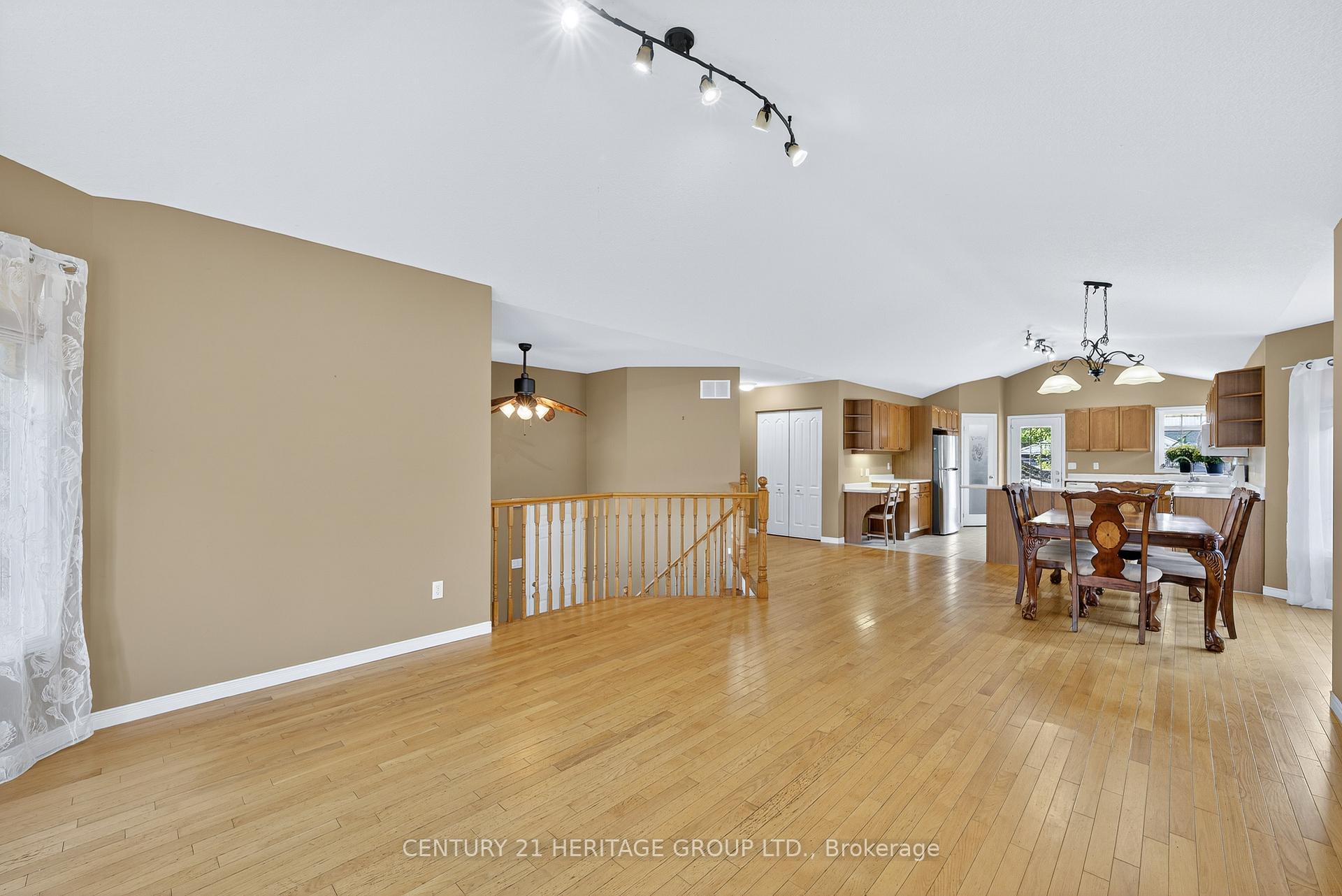 Photo 8 of 250 Kathleen Crescent, Clearview, Stayner — HOMEH