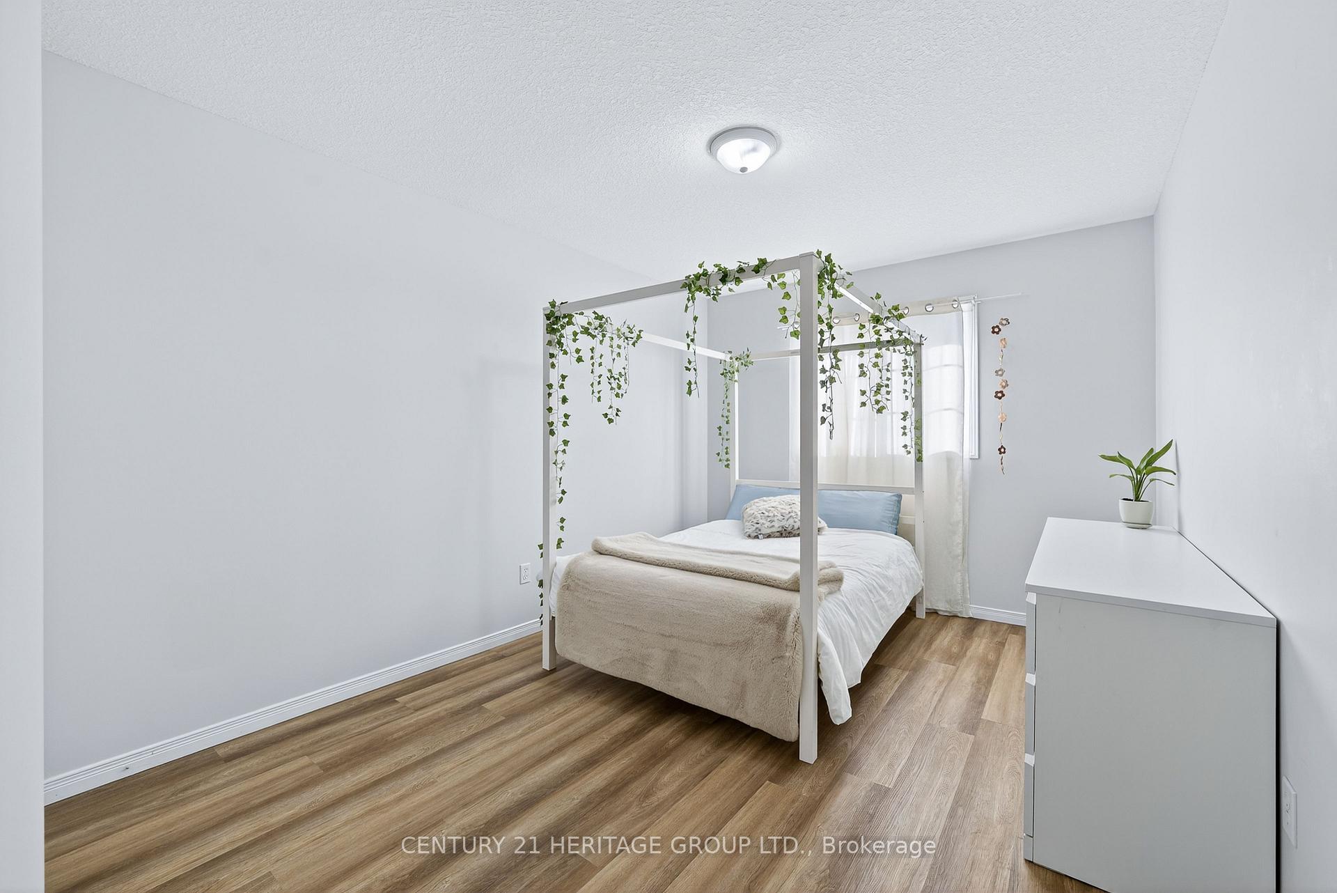 Photo 18 of 250 Kathleen Crescent, Clearview, Stayner — HOMEH