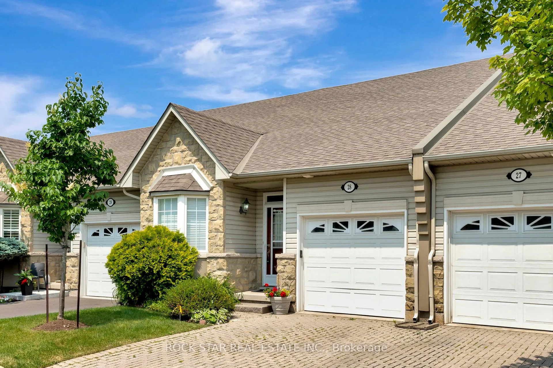 Photo 1 of Unit 28, 212 Stonehenge Drive, Hamilton, Ancaster — HOMEH
