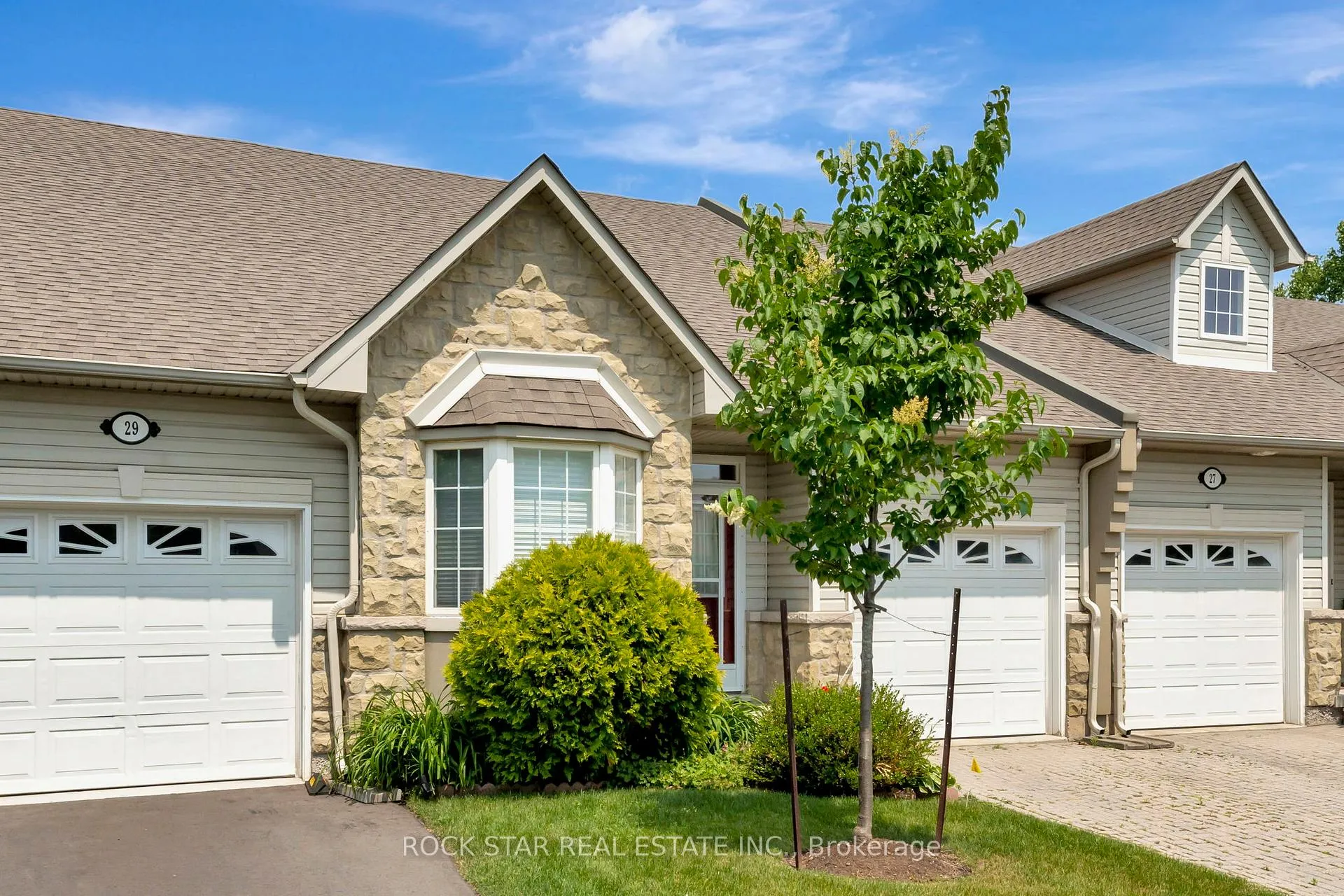 Photo 2 of Unit 28, 212 Stonehenge Drive, Hamilton, Ancaster — HOMEH