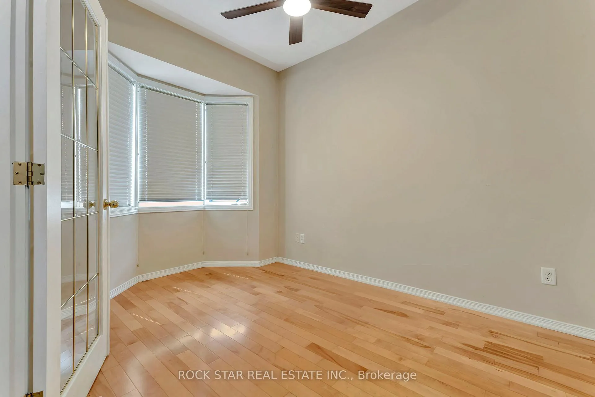 Photo 5 of Unit 28, 212 Stonehenge Drive, Hamilton, Ancaster — HOMEH