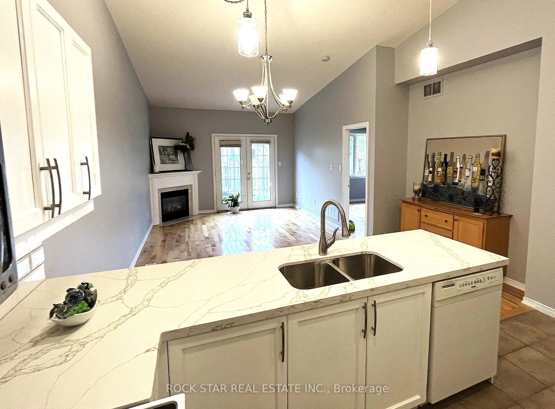 Photo 8 of Unit 28, 212 Stonehenge Drive, Hamilton, Ancaster — HOMEH