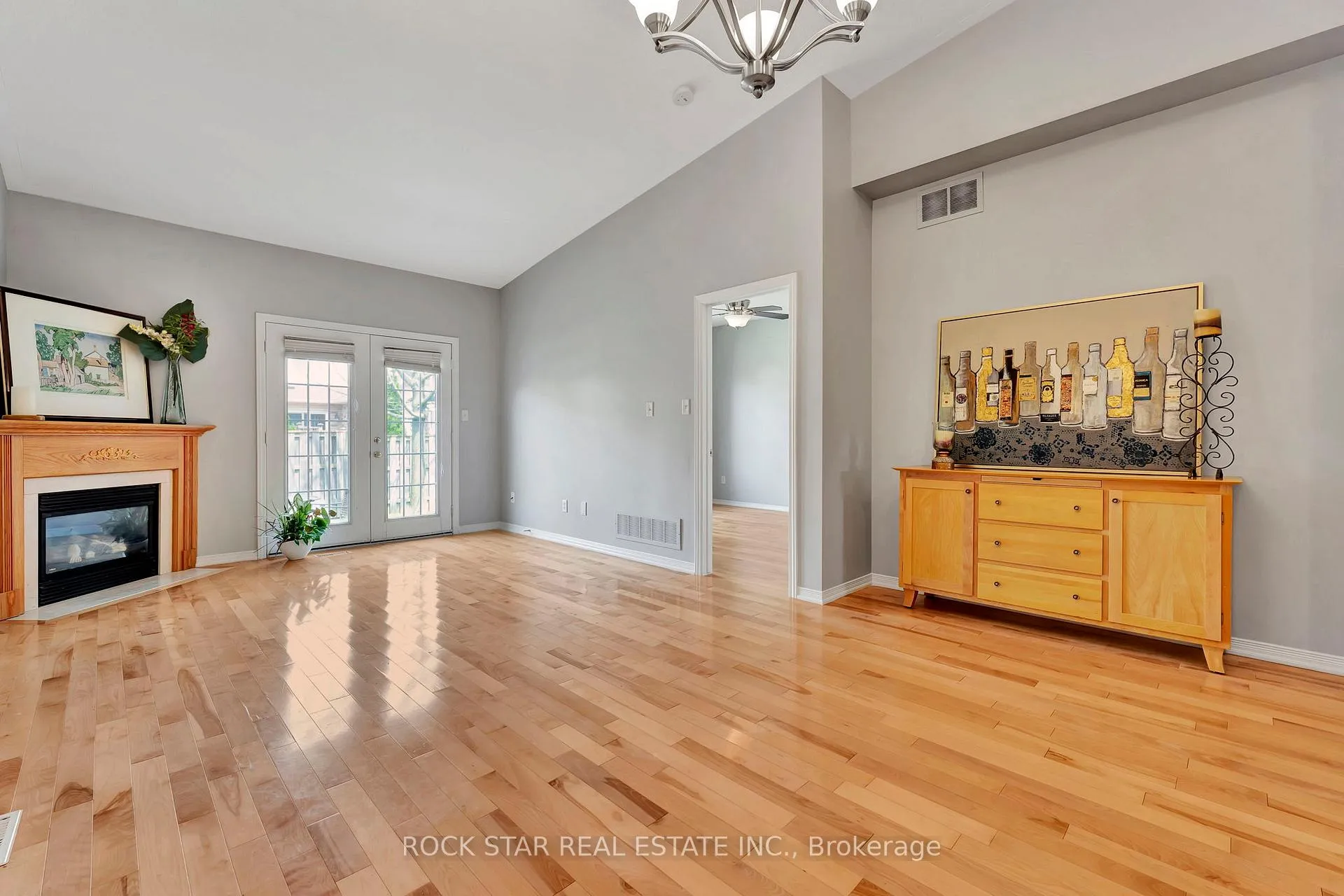 Photo 12 of Unit 28, 212 Stonehenge Drive, Hamilton, Ancaster — HOMEH