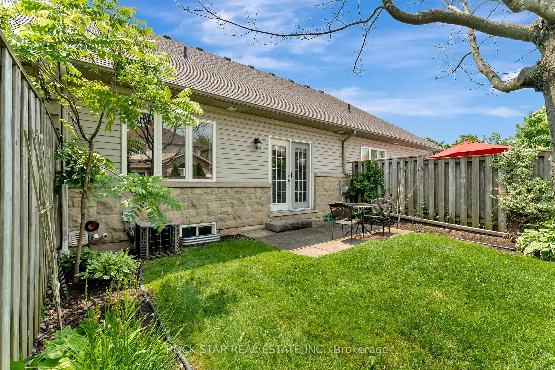 Photo 23 of Unit 28, 212 Stonehenge Drive, Hamilton, Ancaster — HOMEH