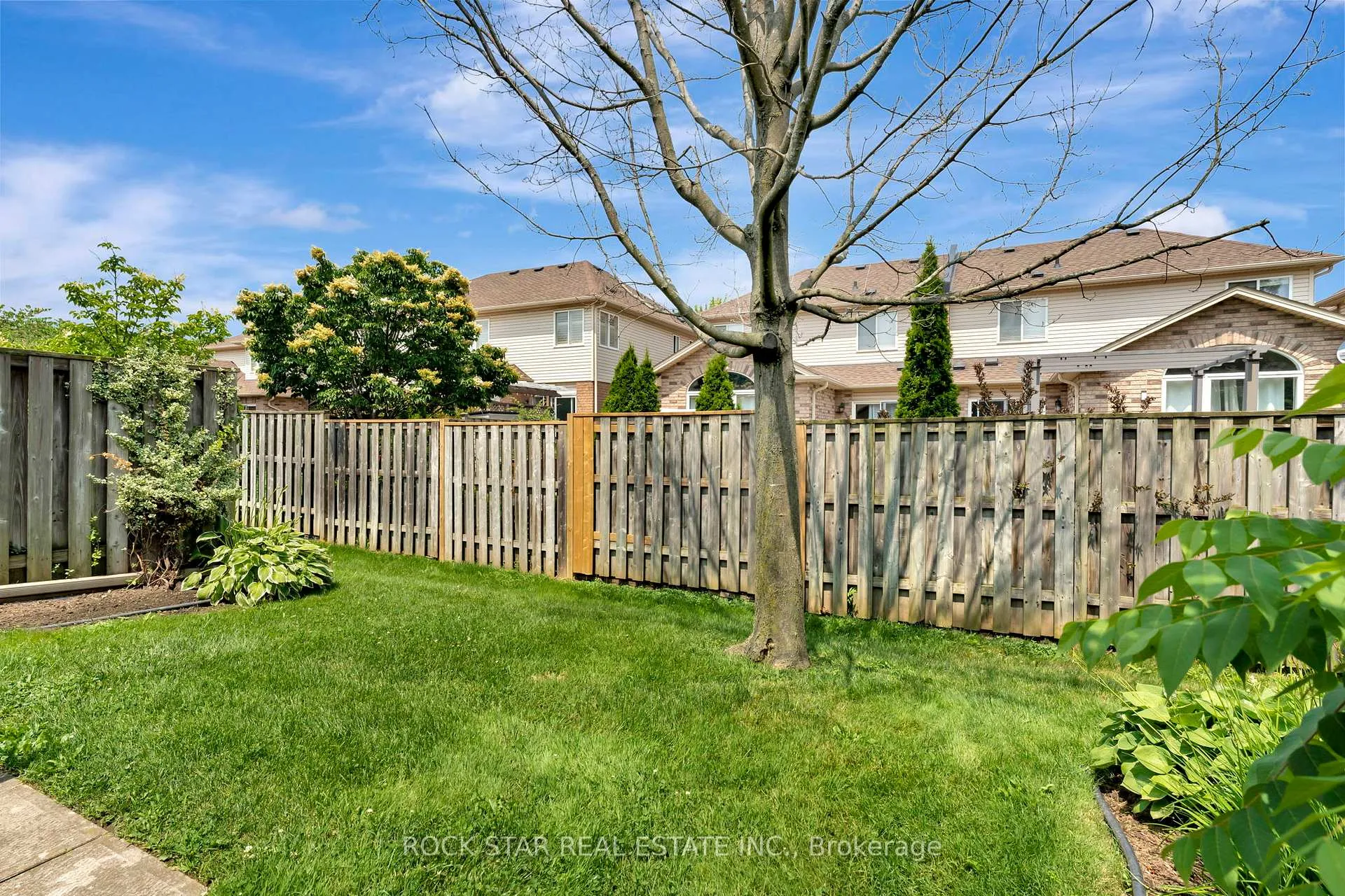 Photo 25 of Unit 28, 212 Stonehenge Drive, Hamilton, Ancaster — HOMEH