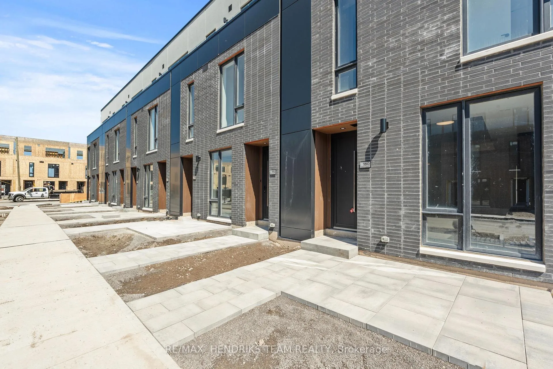 Photo 3 of 160 Everett Common, St. Catharines, Oakdale — HOMEH