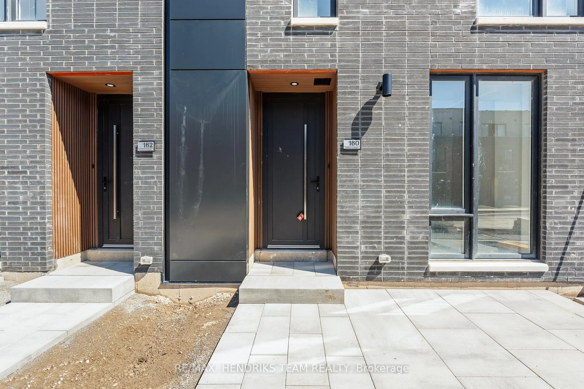 Photo 4 of 160 Everett Common, St. Catharines, Oakdale — HOMEH