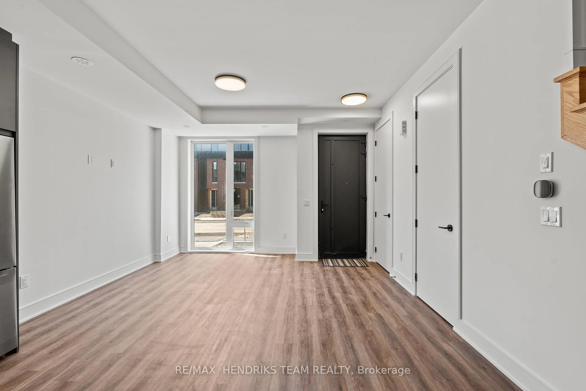 Photo 5 of 160 Everett Common, St. Catharines, Oakdale — HOMEH