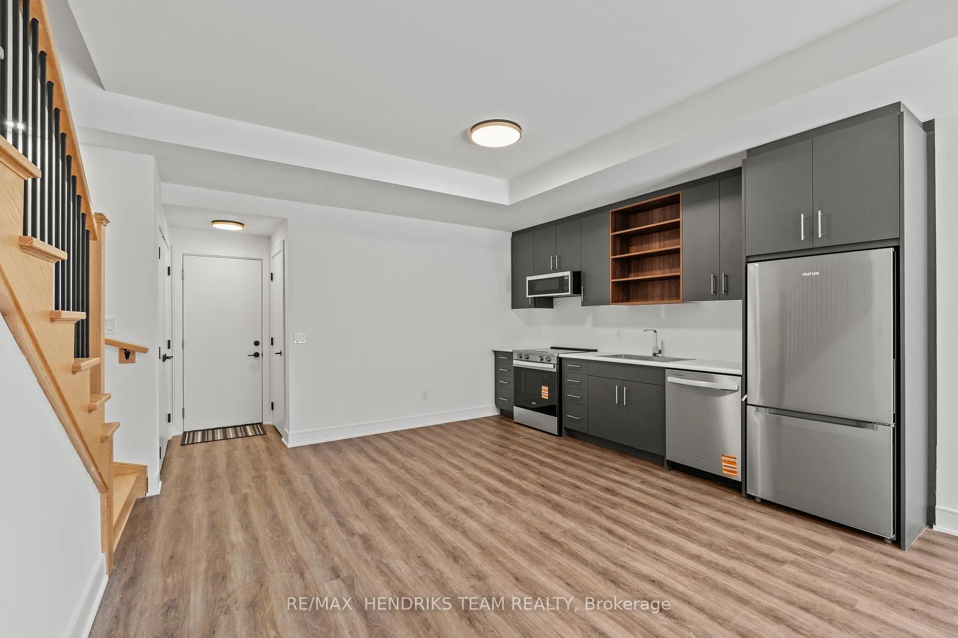 Photo 10 of 160 Everett Common, St. Catharines, Oakdale — HOMEH