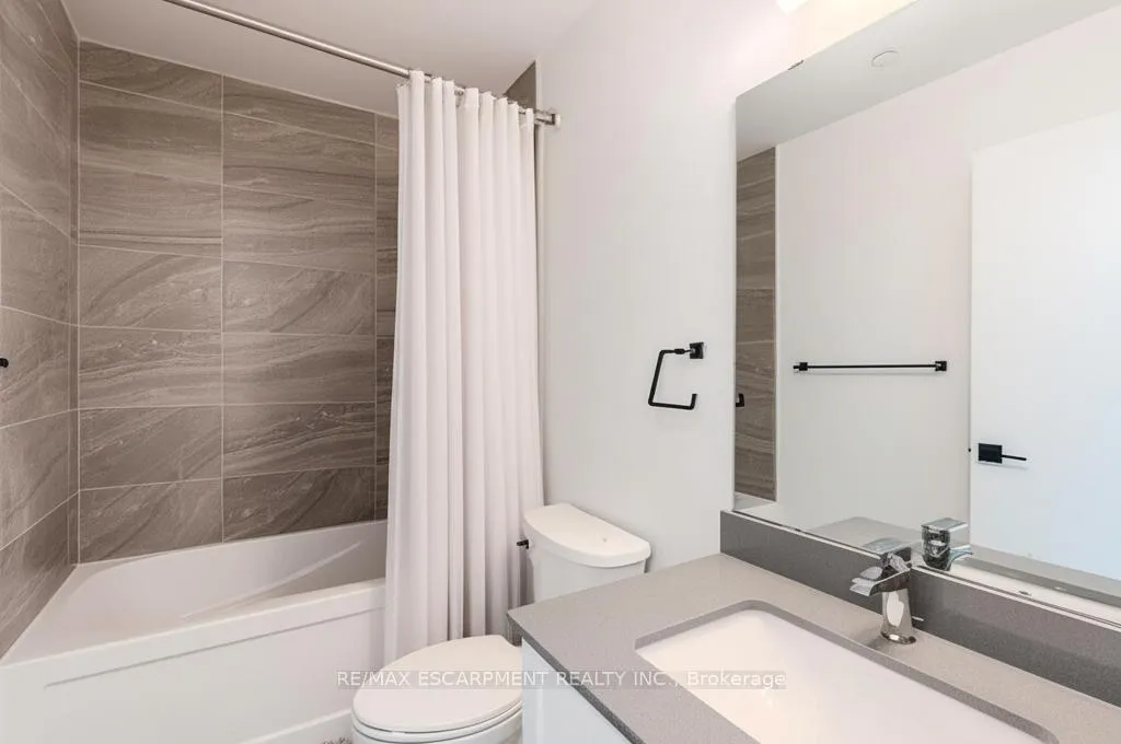 Photo 10 of Unit 814, 2782 Barton Street E, Hamilton, Grayside — HOMEH