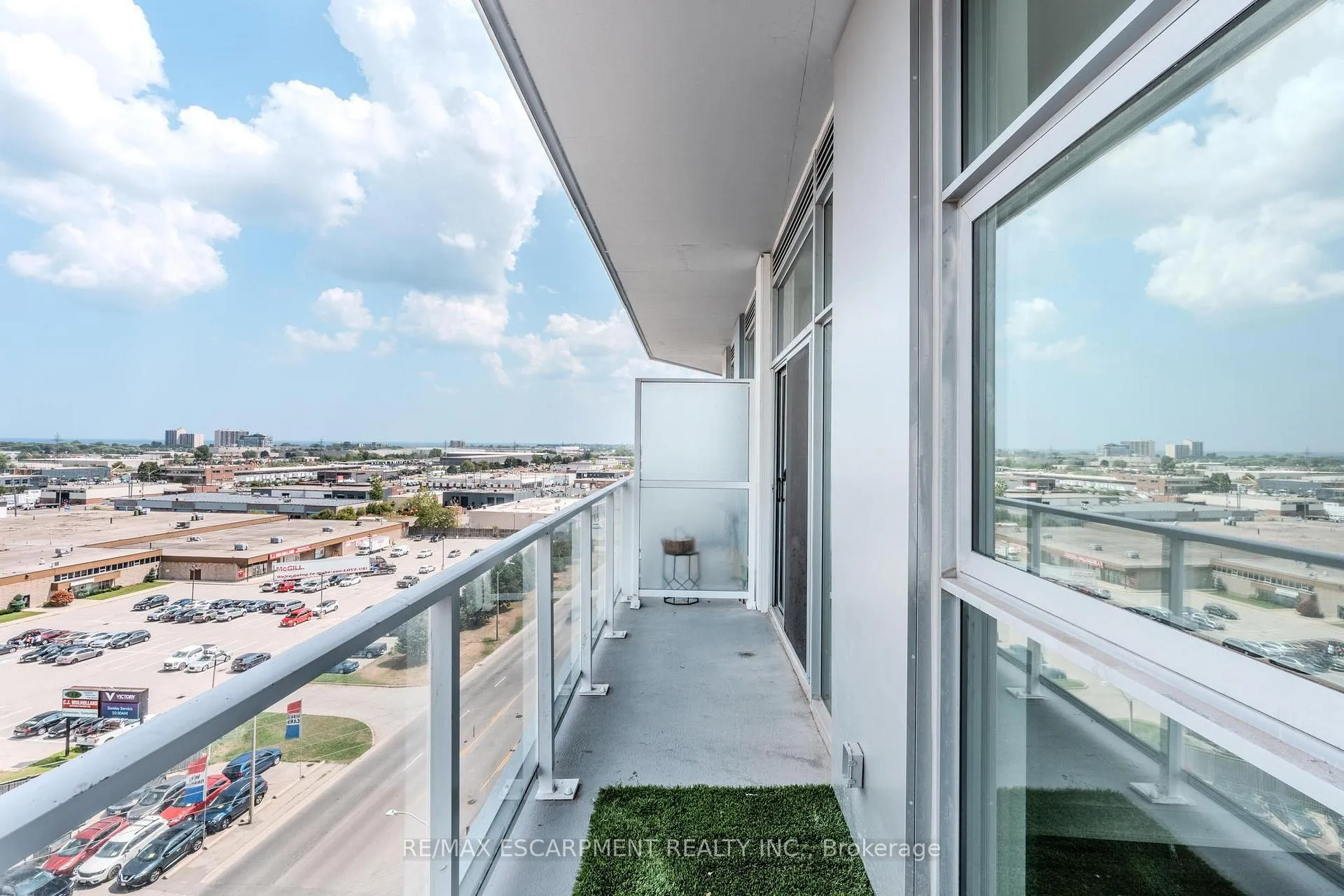 Photo 11 of Unit 814, 2782 Barton Street E, Hamilton, Grayside — HOMEH