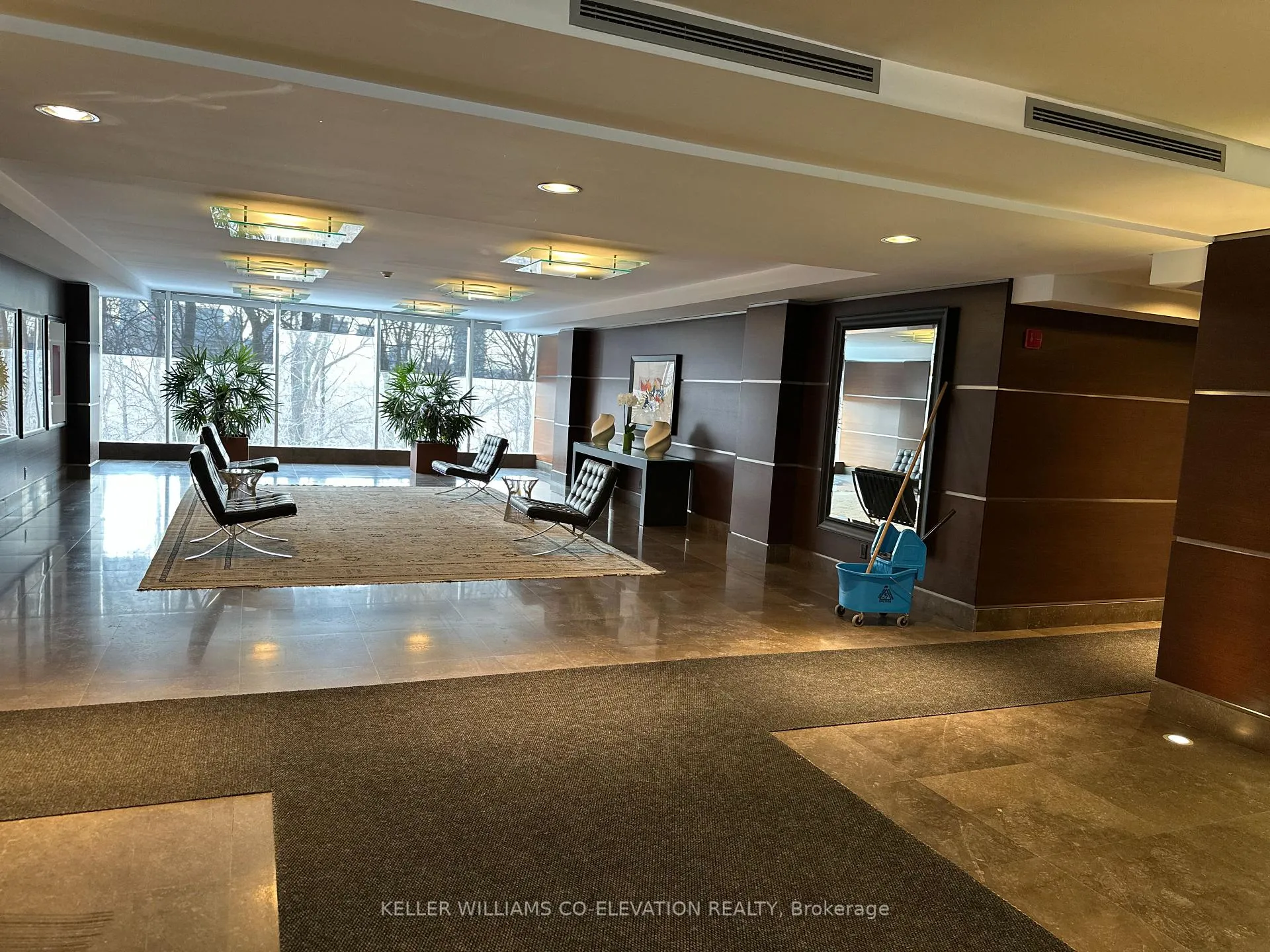Photo 3 of Unit 206, 1 Benvenuto Place, Toronto, Casa Loma — HOMEH