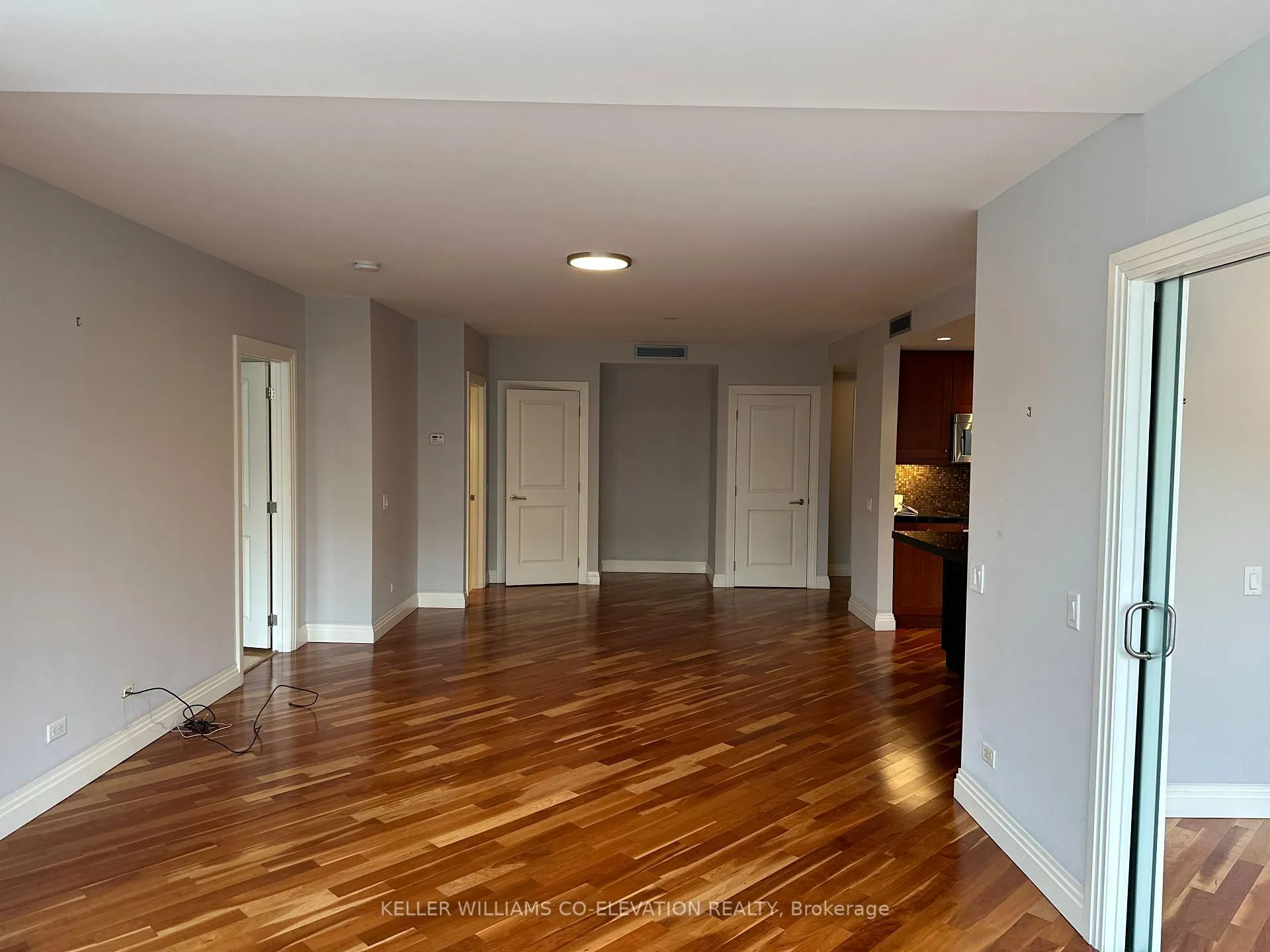 Photo 11 of Unit 206, 1 Benvenuto Place, Toronto, Casa Loma — HOMEH