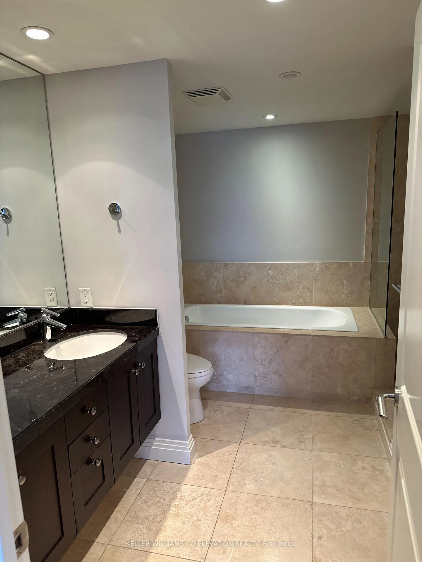 Photo 22 of Unit 206, 1 Benvenuto Place, Toronto, Casa Loma — HOMEH