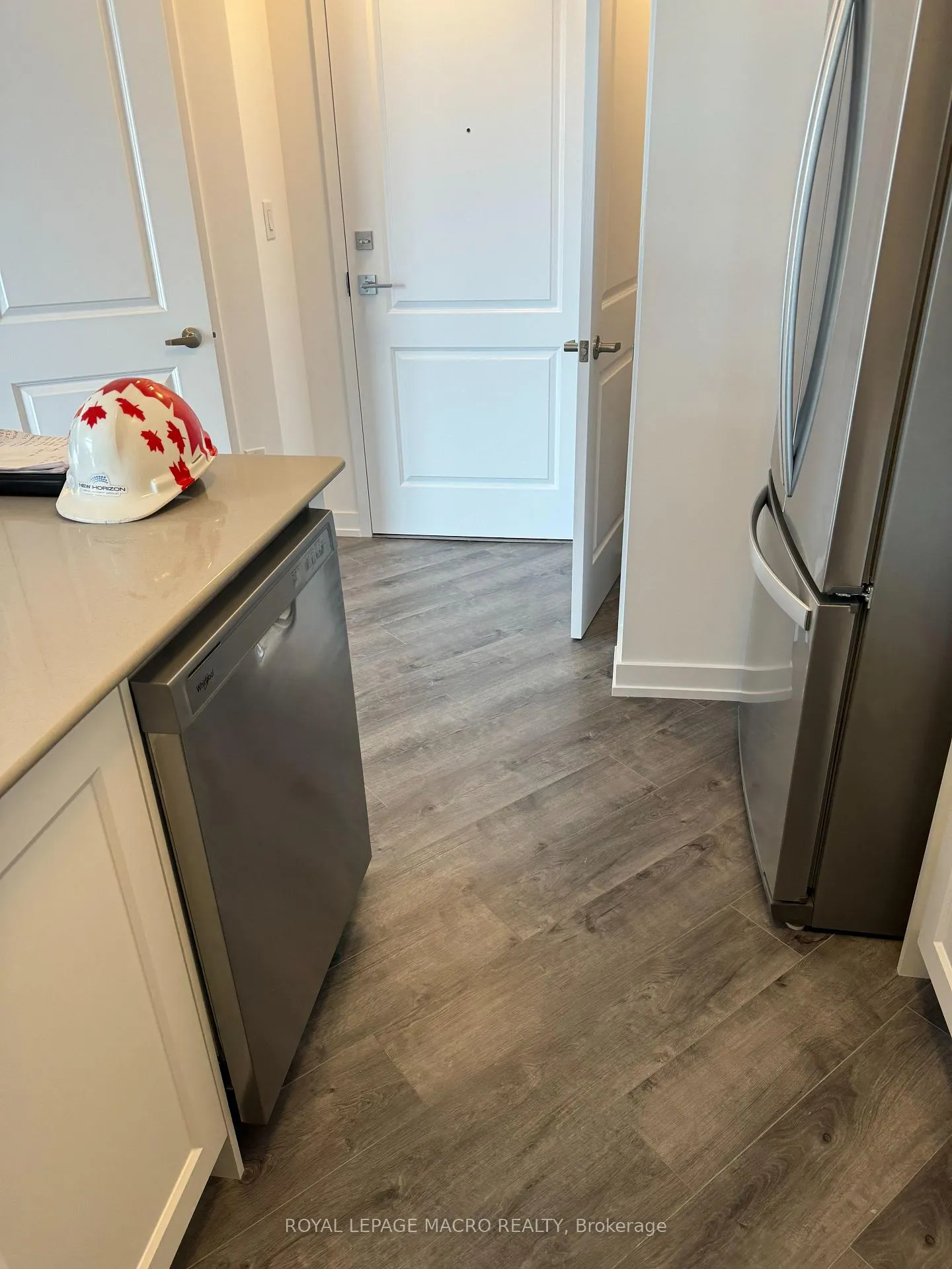 Photo 7 of Unit 525, 10 Mallard Trail, Hamilton, Waterdown — HOMEH