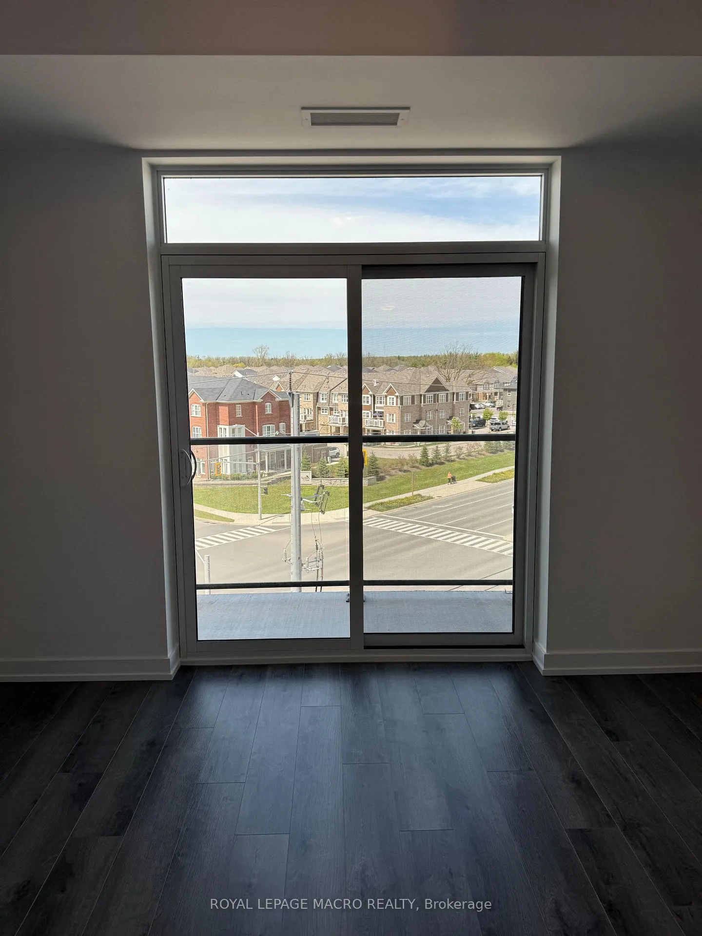 Photo 11 of Unit 525, 10 Mallard Trail, Hamilton, Waterdown — HOMEH