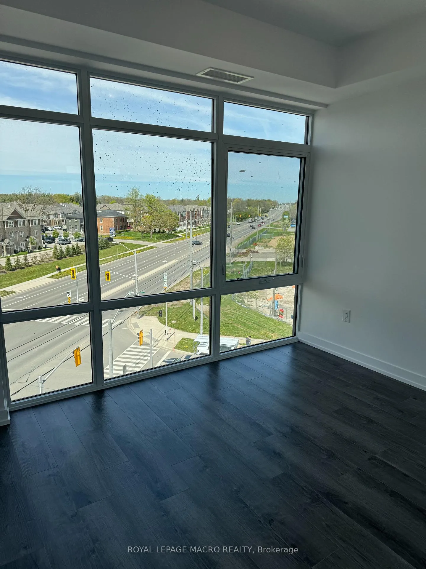 Photo 12 of Unit 525, 10 Mallard Trail, Hamilton, Waterdown — HOMEH