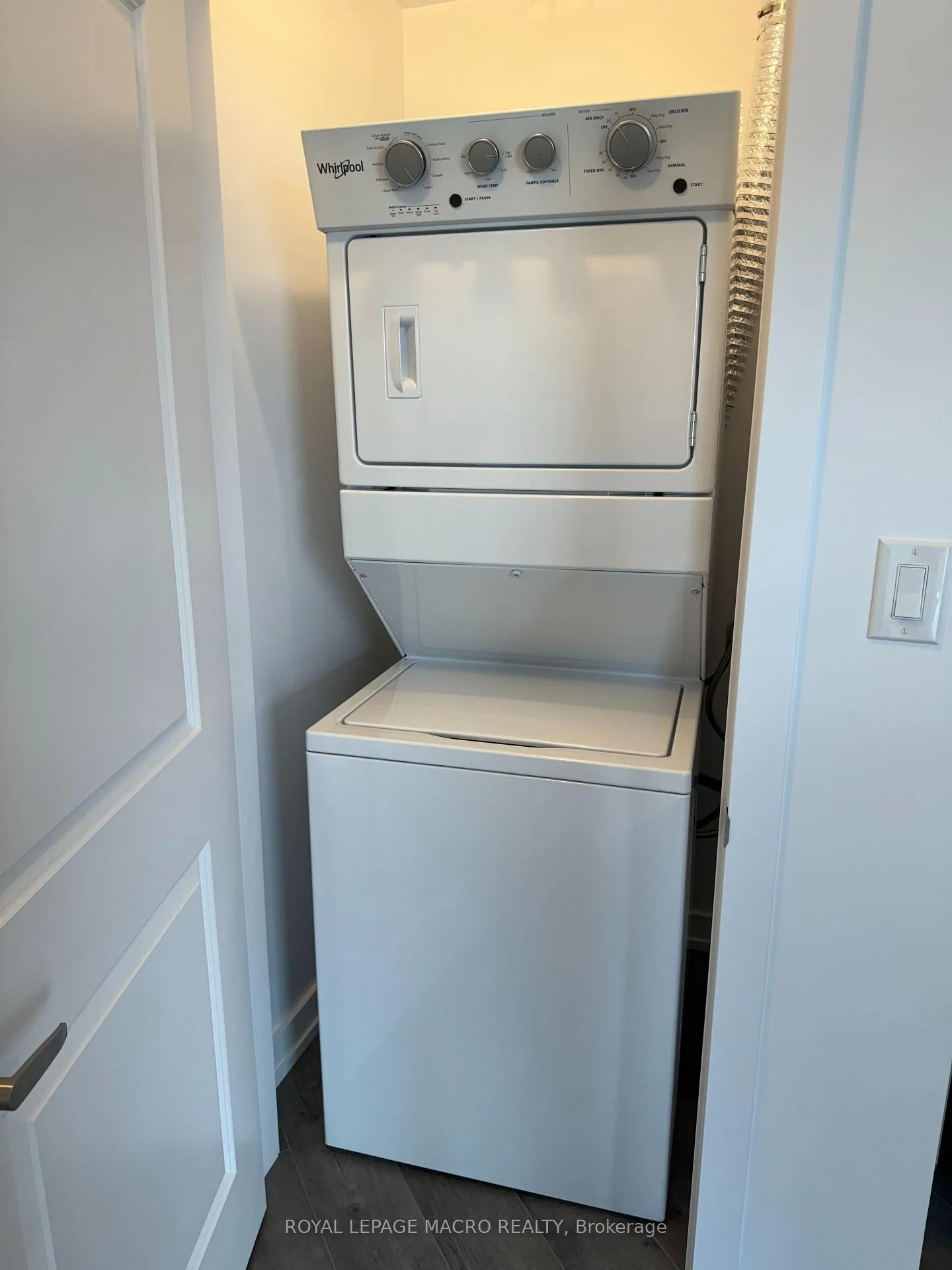 Photo 15 of Unit 525, 10 Mallard Trail, Hamilton, Waterdown — HOMEH