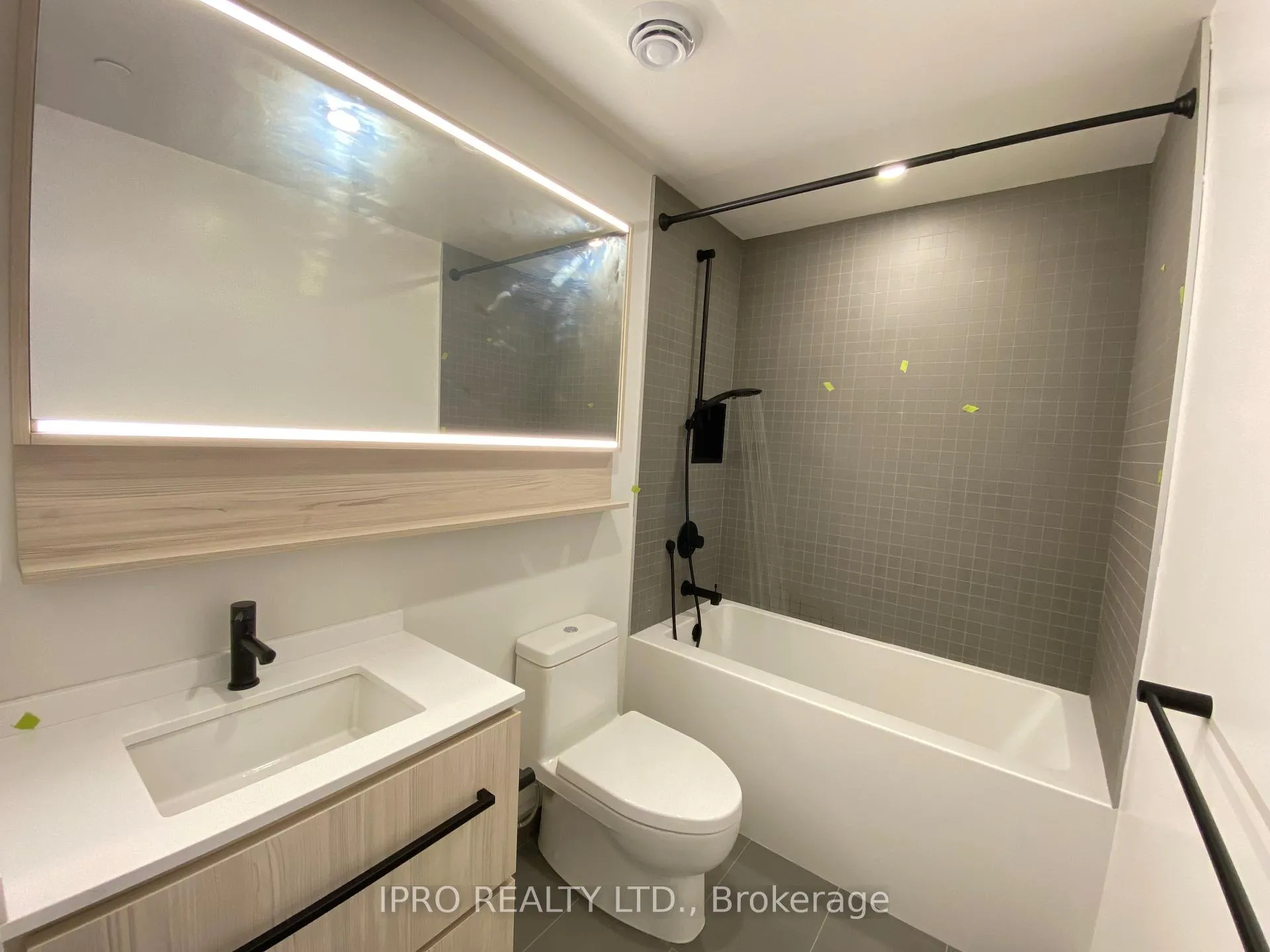 Photo 9 of Unit 1009, 425 Front Street E, Toronto, Waterfront Communities — HOMEH