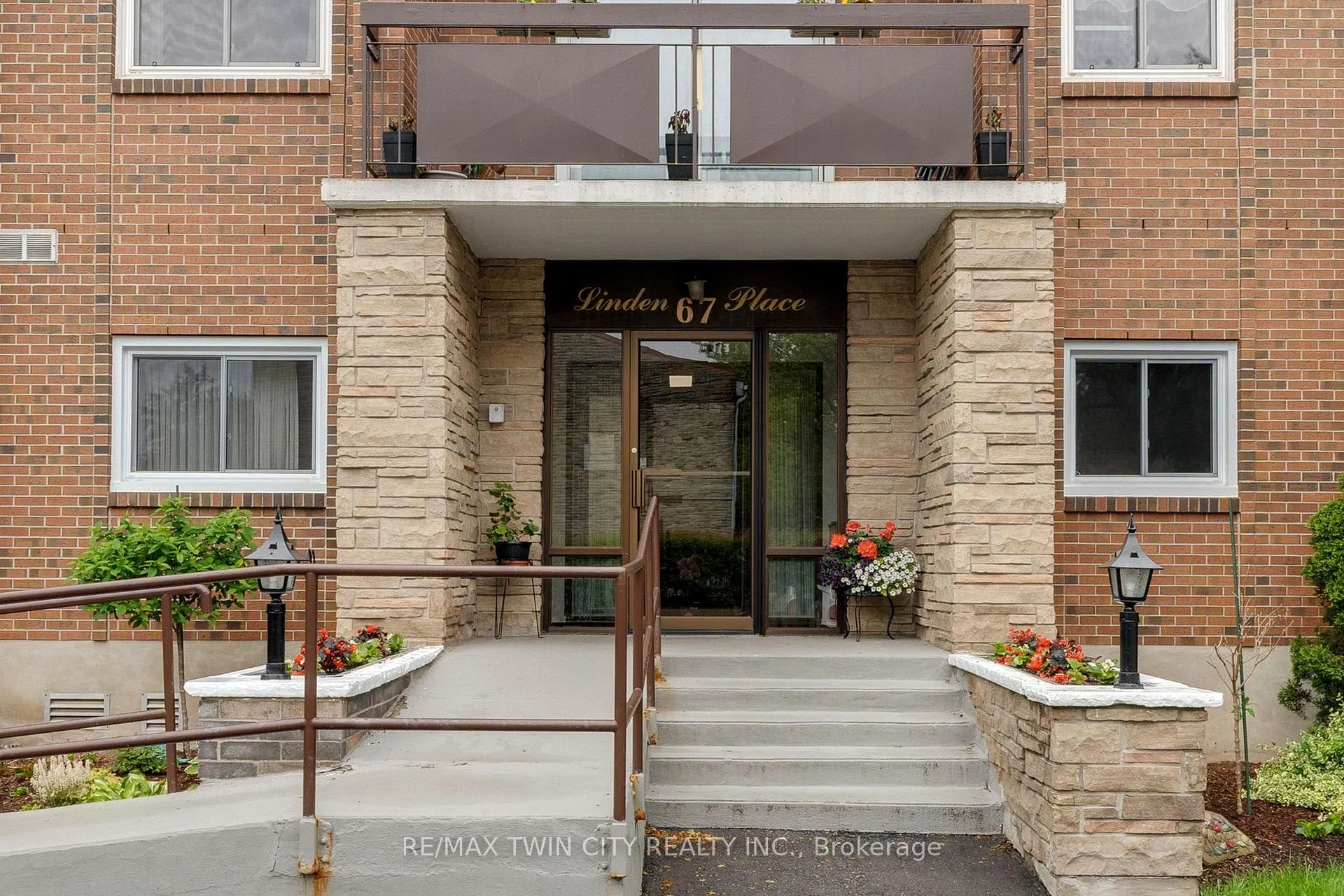 Photo 3 of Unit 107, 67 Breckenridge Drive, Kitchener — HOMEH