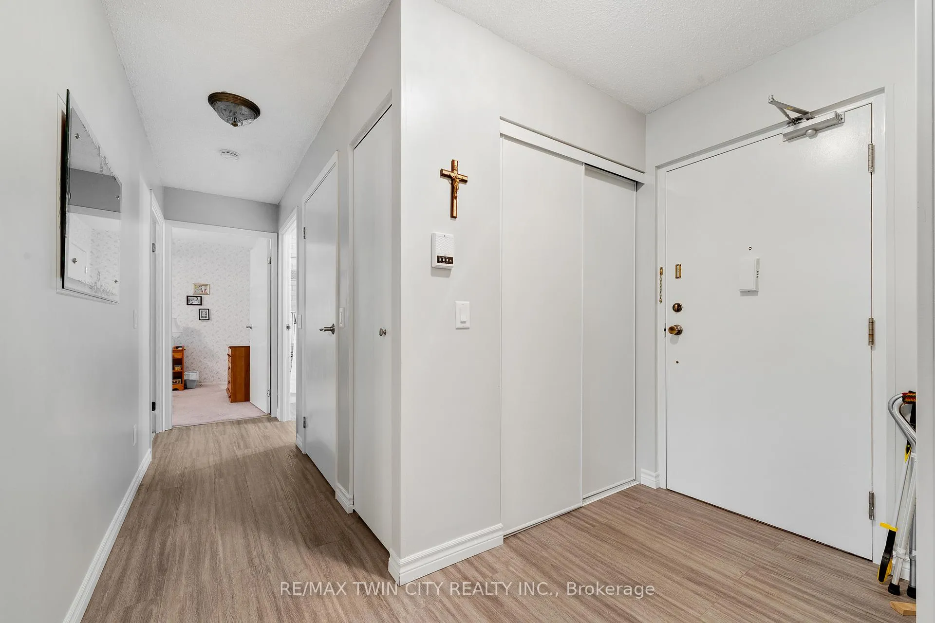 Photo 4 of Unit 107, 67 Breckenridge Drive, Kitchener — HOMEH