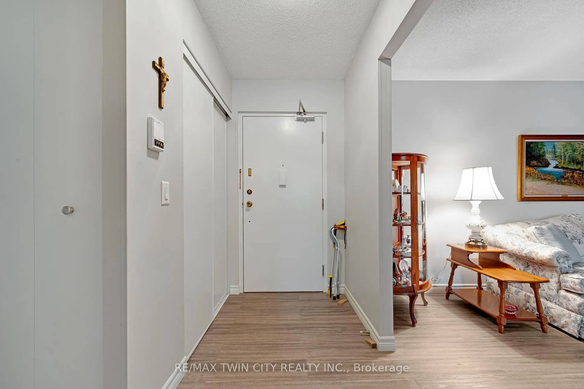 Photo 5 of Unit 107, 67 Breckenridge Drive, Kitchener — HOMEH