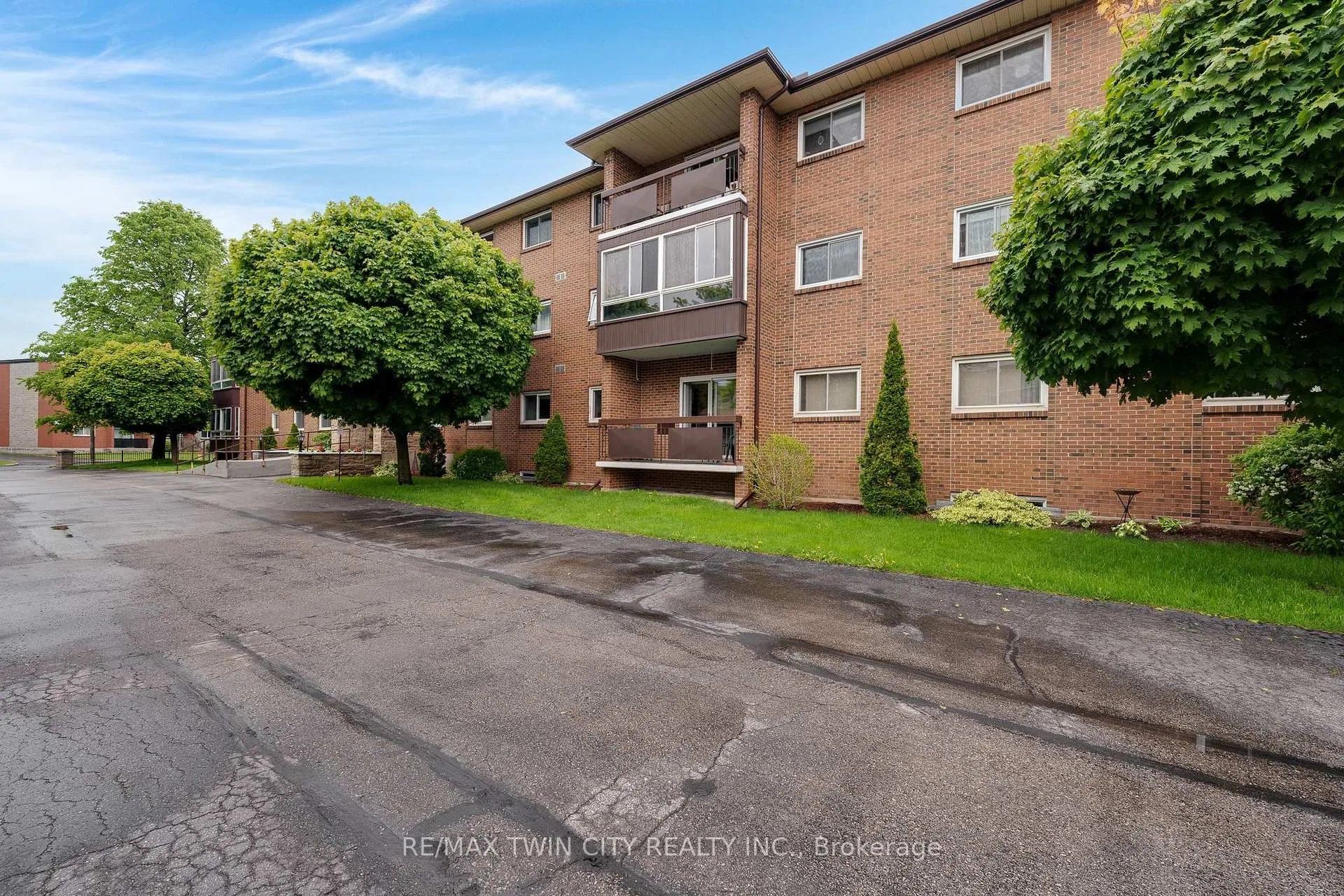 Photo 21 of Unit 107, 67 Breckenridge Drive, Kitchener — HOMEH
