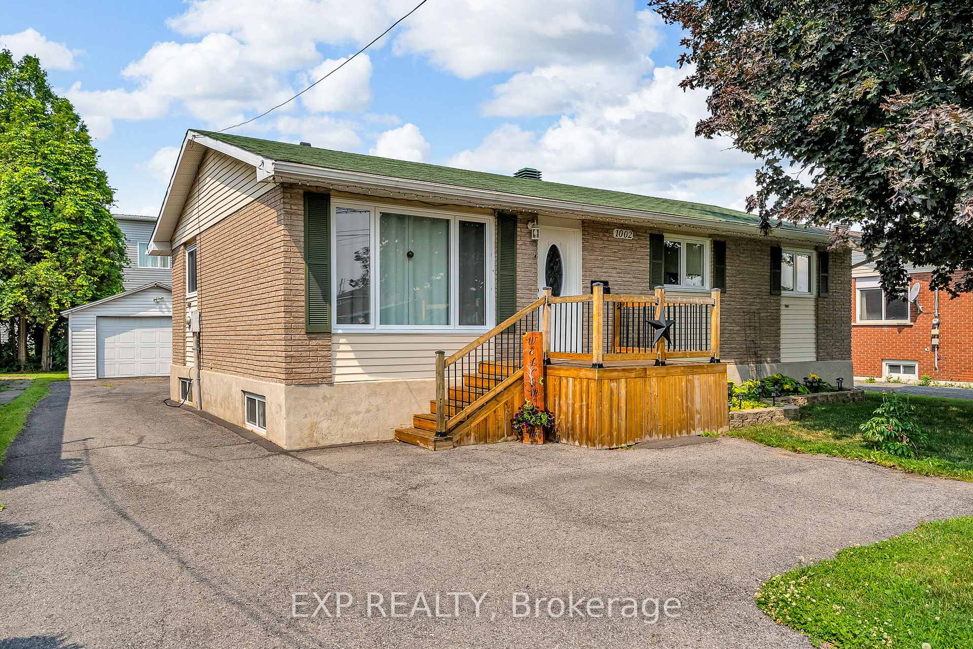 Photo 1 of 1002 Miron Avenue, Cornwall — HOMEH