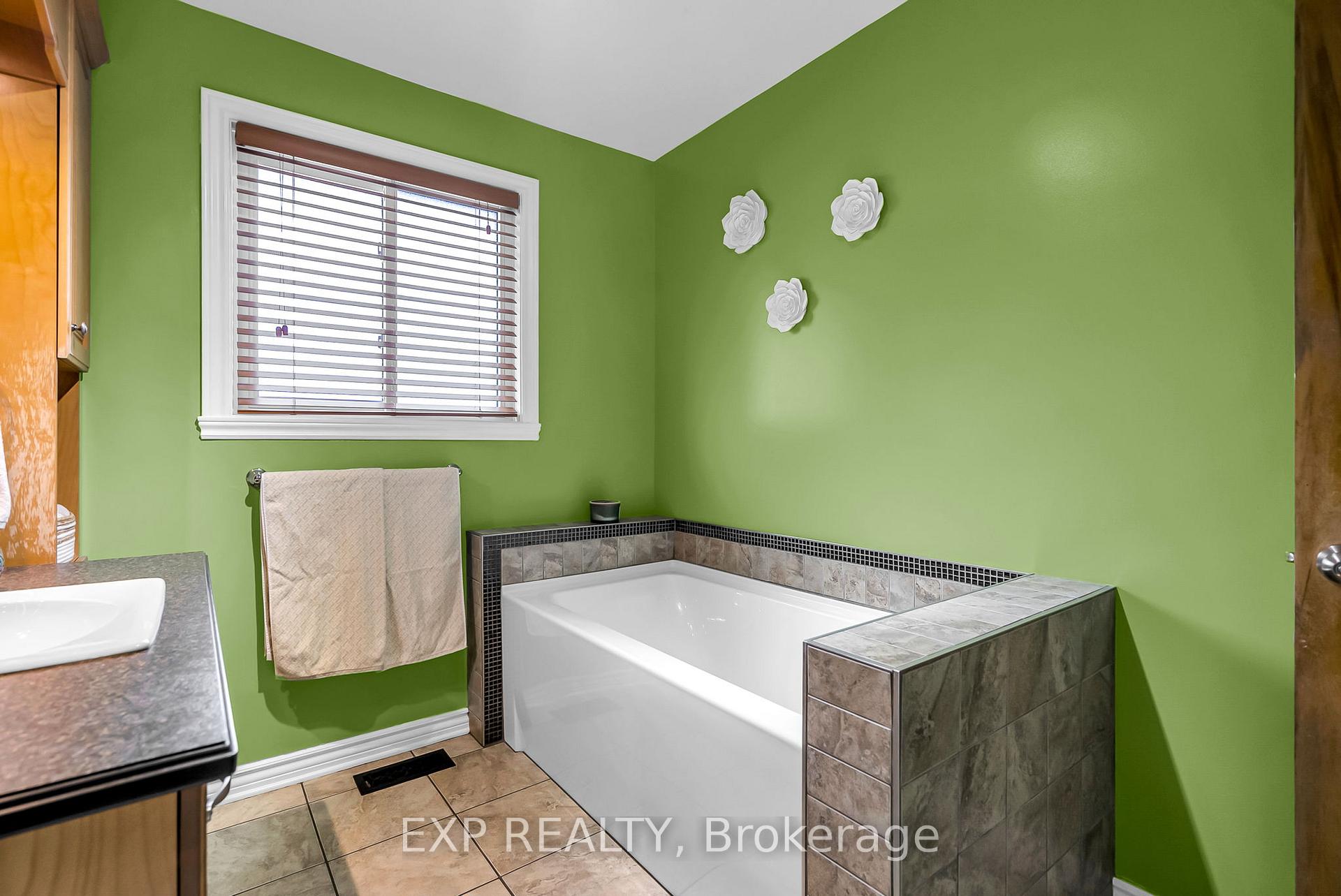 Photo 22 of 1002 Miron Avenue, Cornwall — HOMEH
