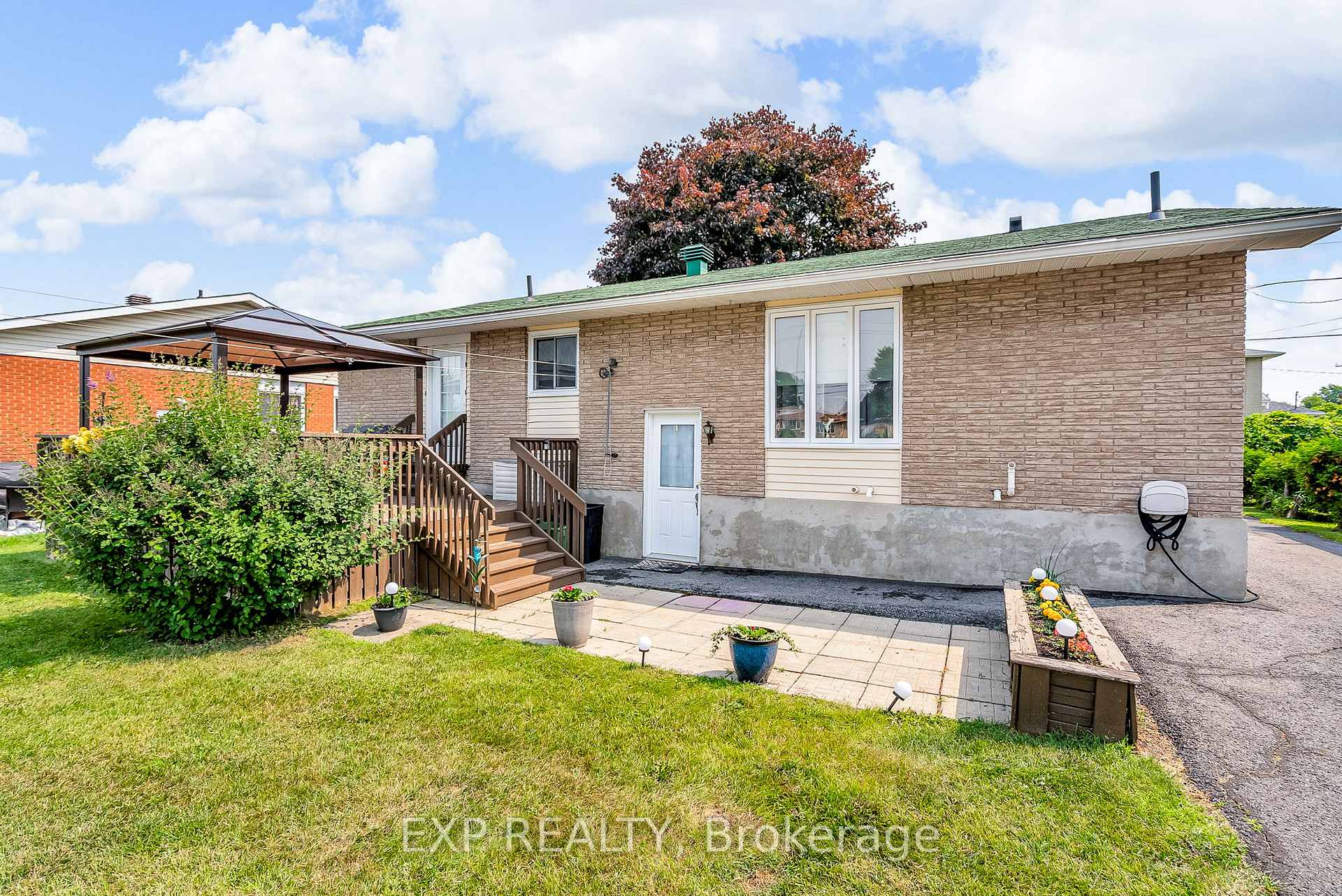 Photo 35 of 1002 Miron Avenue, Cornwall — HOMEH