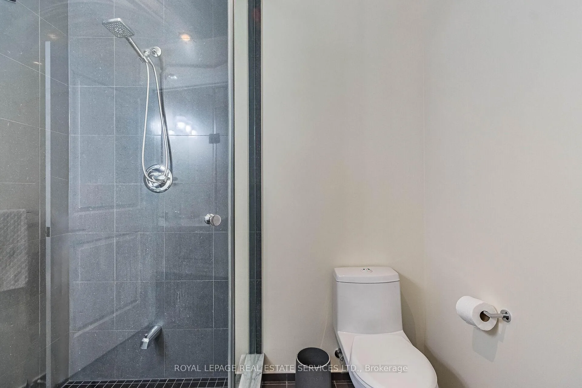 Photo 10 of Unit 1302, 8 The esplanade, Toronto, Waterfront Communities — HOMEH