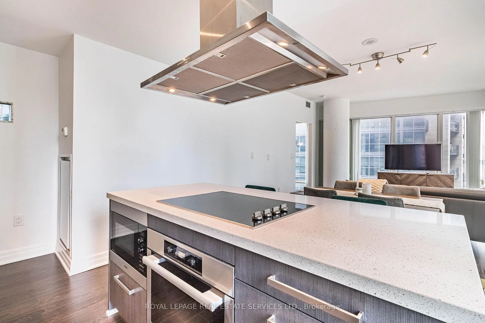 Photo 12 of Unit 1302, 8 The esplanade, Toronto, Waterfront Communities — HOMEH