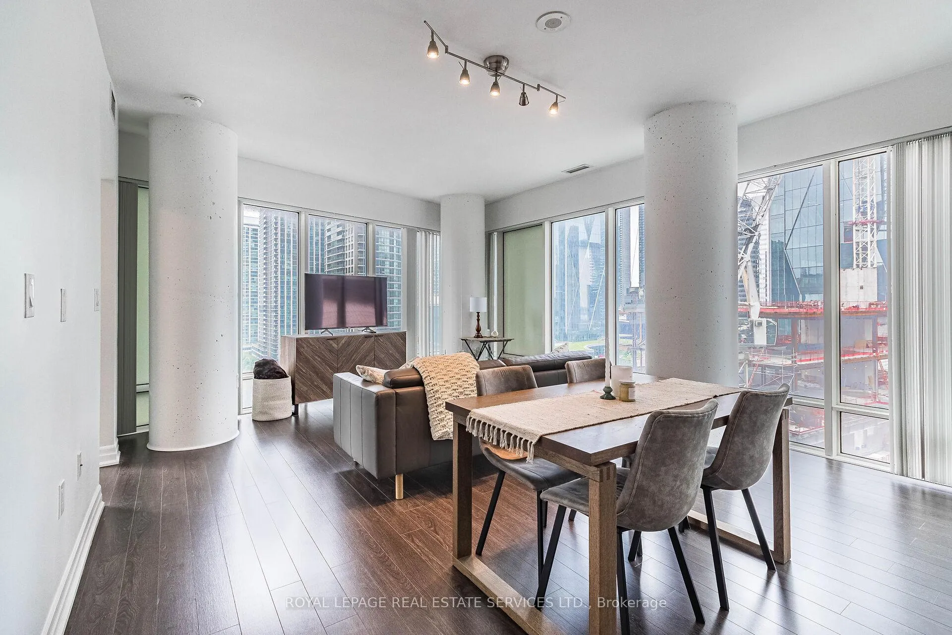 Photo 18 of Unit 1302, 8 The esplanade, Toronto, Waterfront Communities — HOMEH