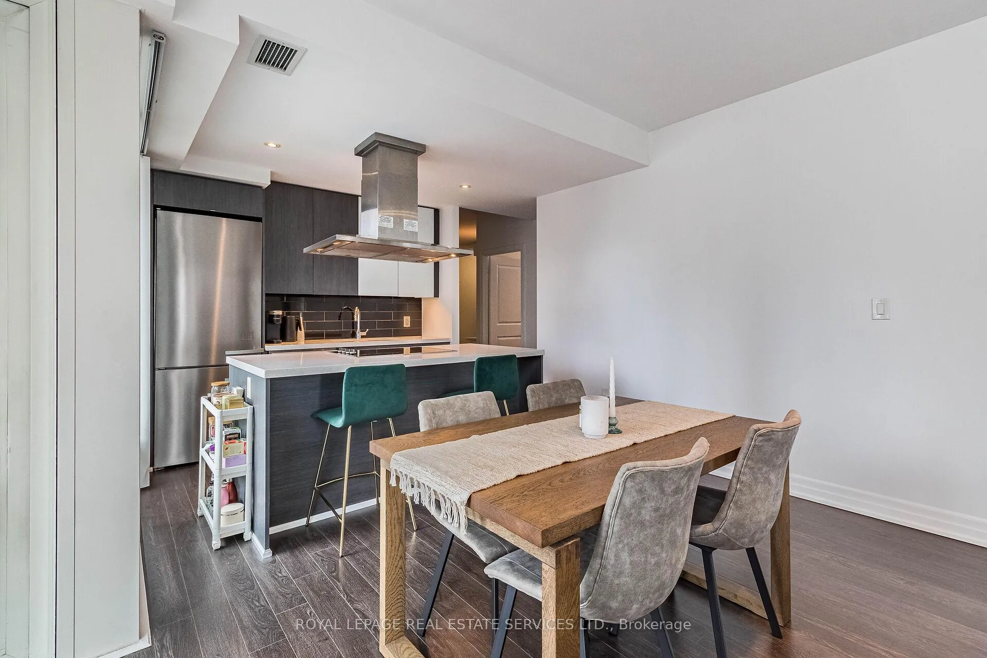 Photo 19 of Unit 1302, 8 The esplanade, Toronto, Waterfront Communities — HOMEH
