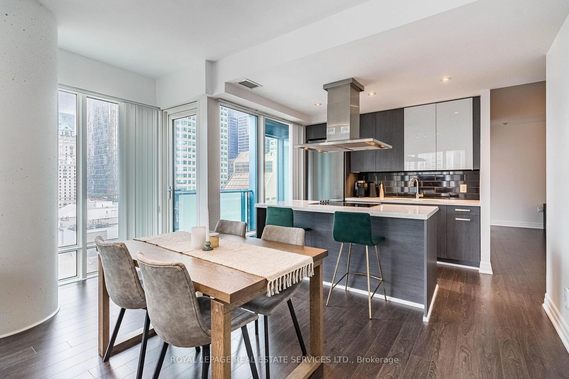 Photo 20 of Unit 1302, 8 The esplanade, Toronto, Waterfront Communities — HOMEH