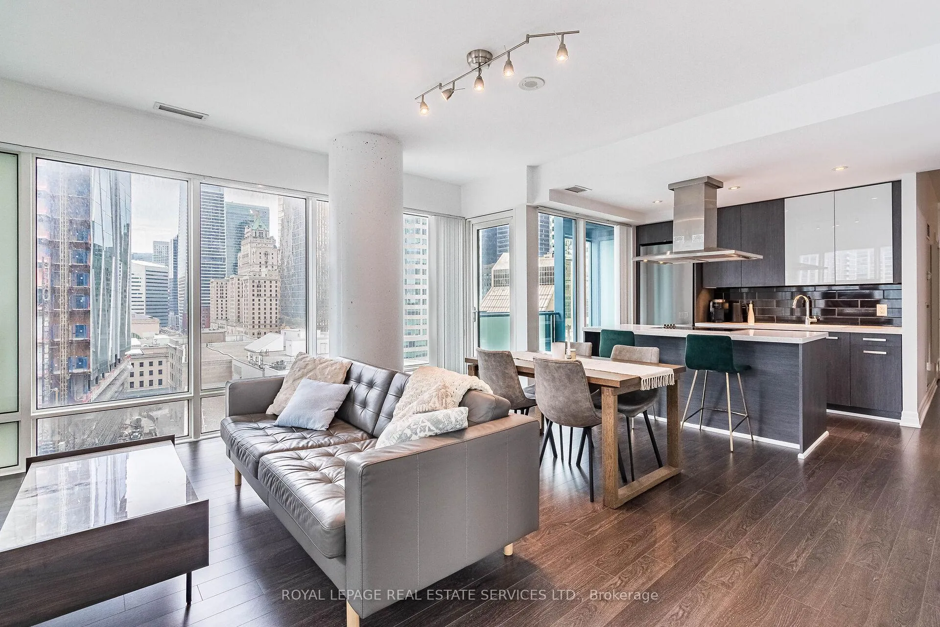 Photo 25 of Unit 1302, 8 The esplanade, Toronto, Waterfront Communities — HOMEH