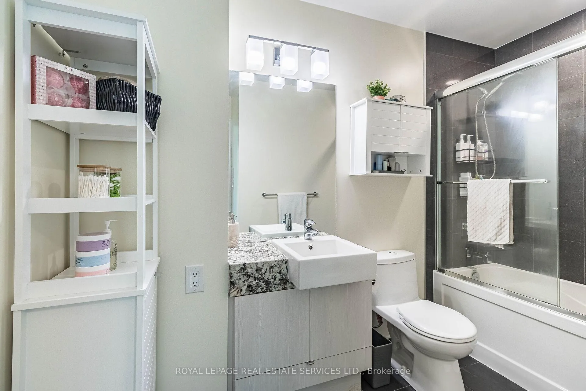 Photo 28 of Unit 1302, 8 The esplanade, Toronto, Waterfront Communities — HOMEH