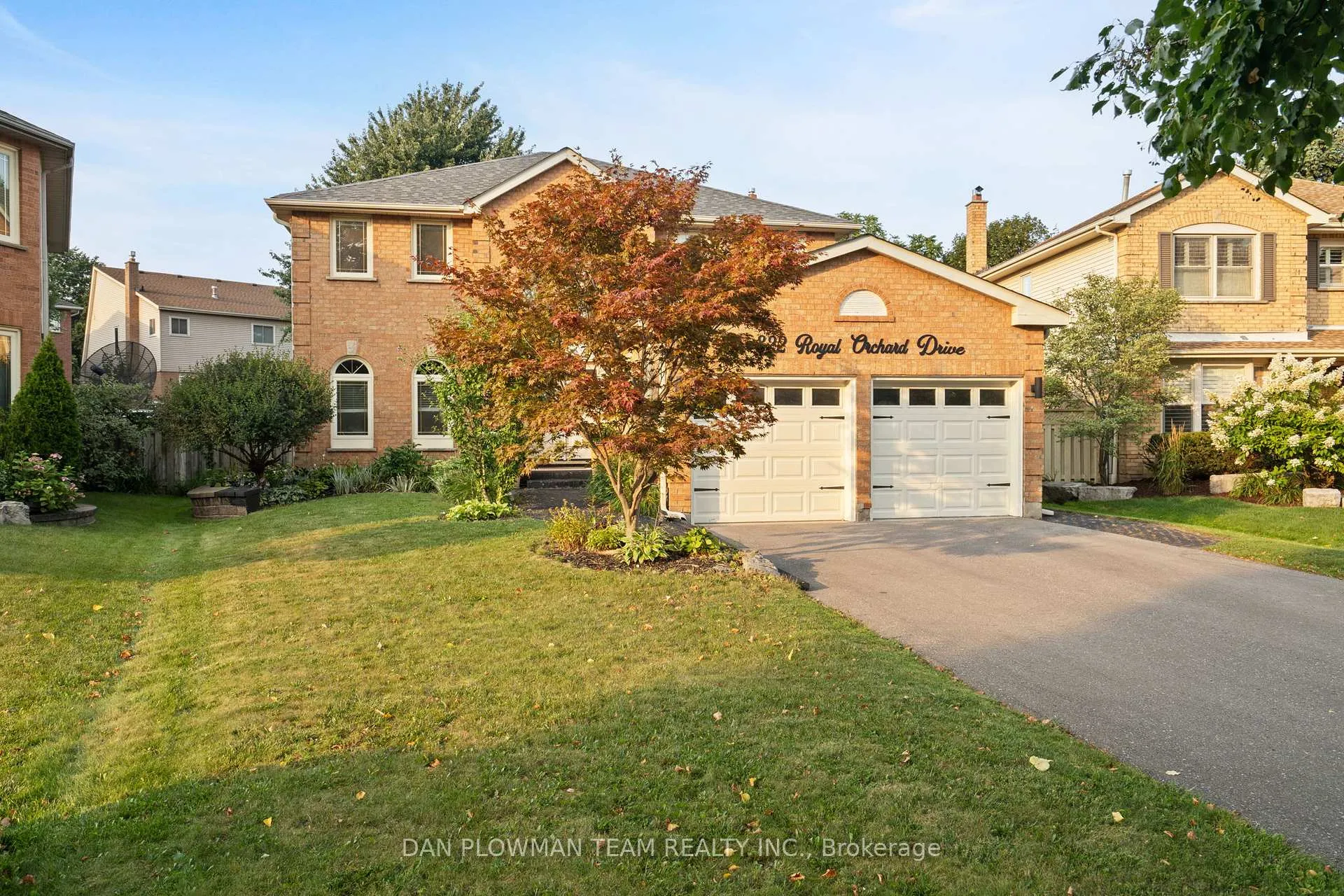 Photo 3 of 822 Royal Orchard Drive, Oshawa, Pinecrest — HOMEH