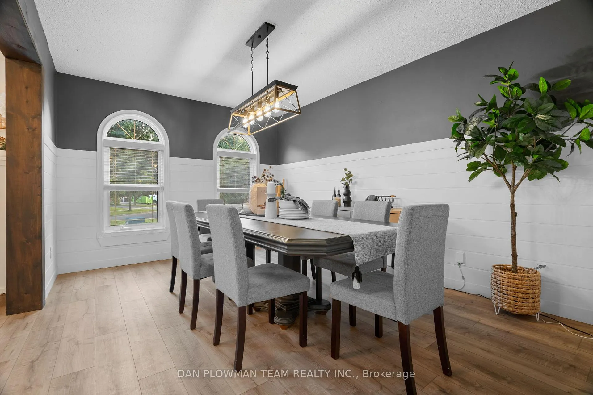 Photo 9 of 822 Royal Orchard Drive, Oshawa, Pinecrest — HOMEH