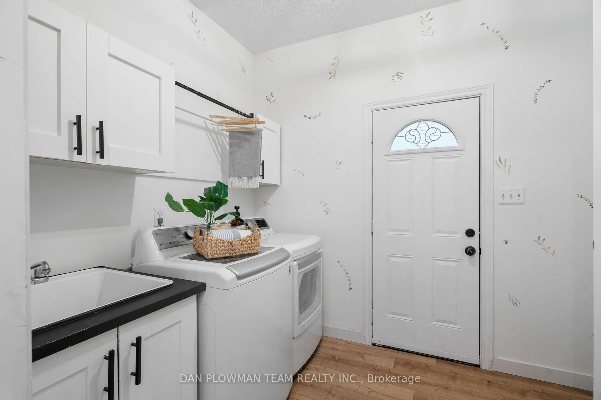 Photo 13 of 822 Royal Orchard Drive, Oshawa, Pinecrest — HOMEH