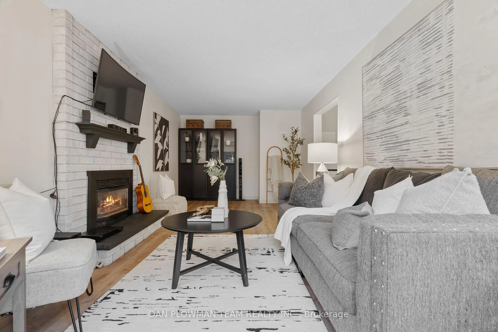 Photo 18 of 822 Royal Orchard Drive, Oshawa, Pinecrest — HOMEH