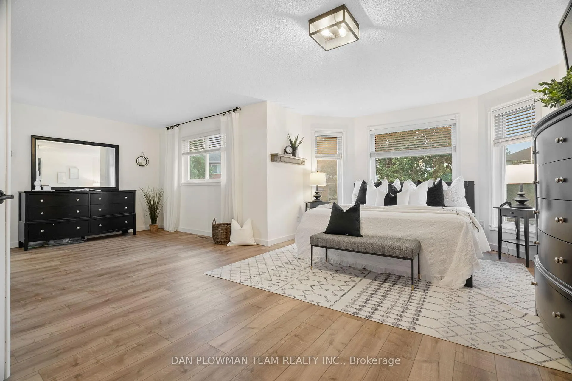 Photo 19 of 822 Royal Orchard Drive, Oshawa, Pinecrest — HOMEH