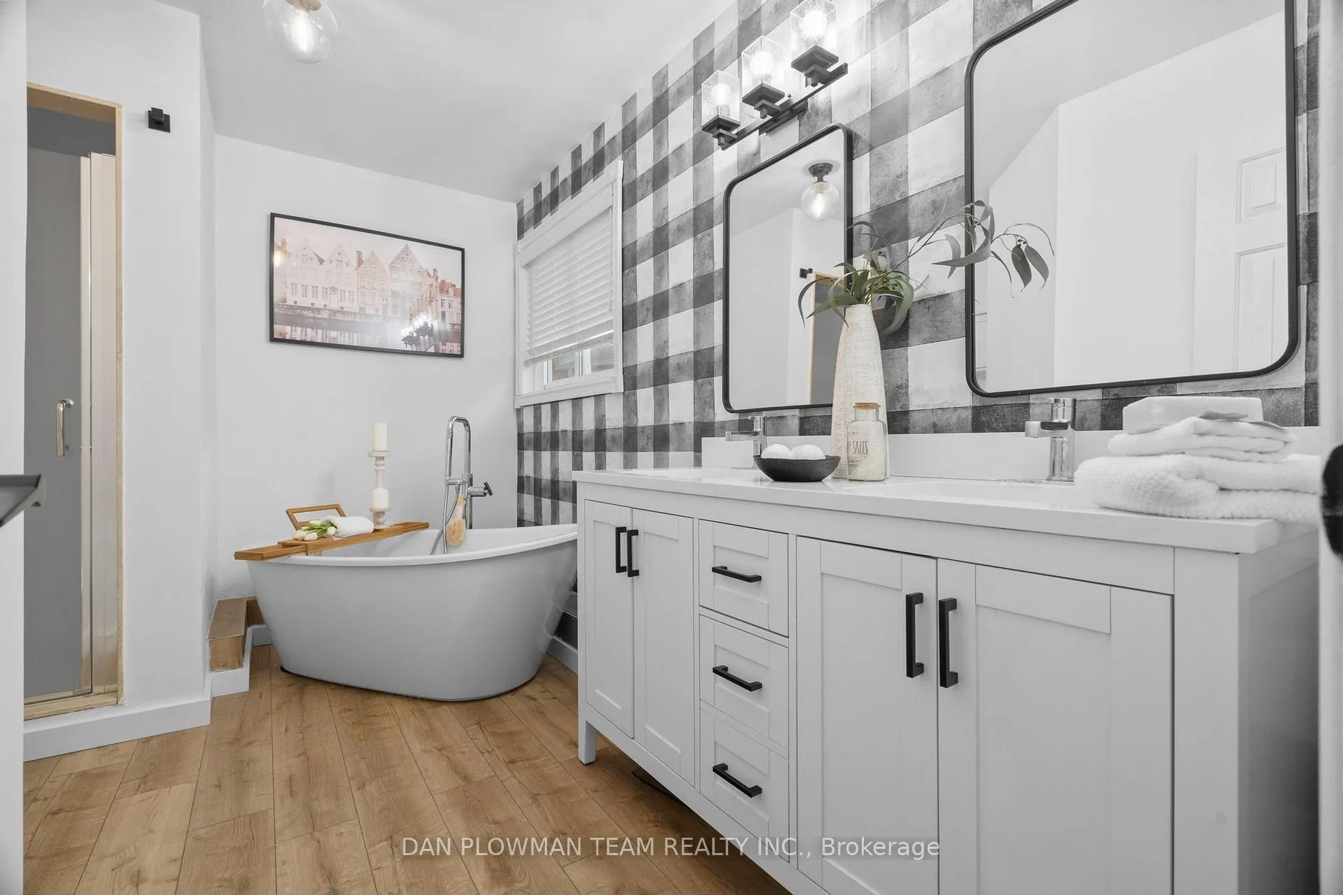 Photo 21 of 822 Royal Orchard Drive, Oshawa, Pinecrest — HOMEH