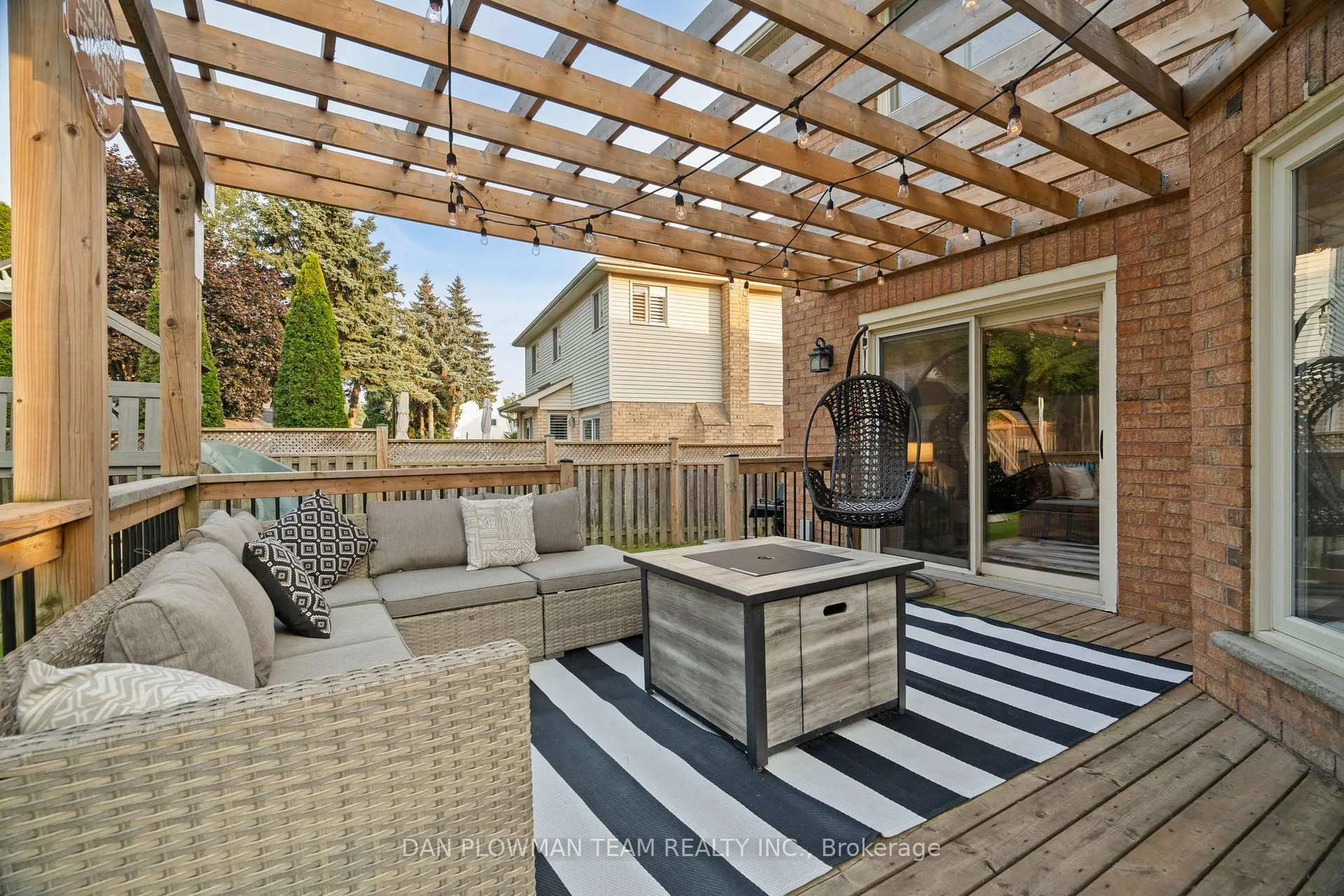 Photo 33 of 822 Royal Orchard Drive, Oshawa, Pinecrest — HOMEH