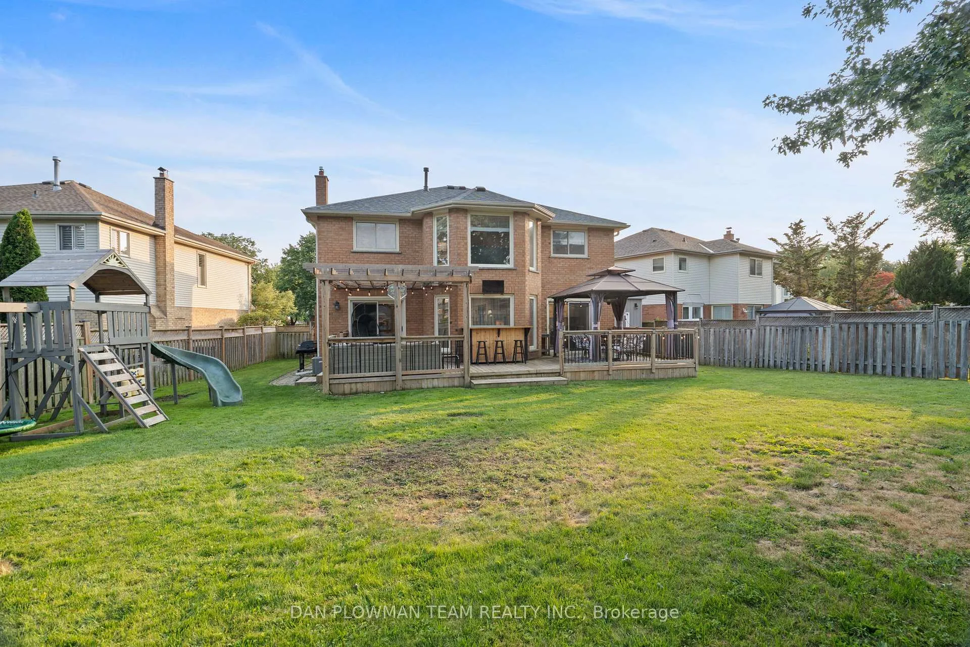 Photo 35 of 822 Royal Orchard Drive, Oshawa, Pinecrest — HOMEH