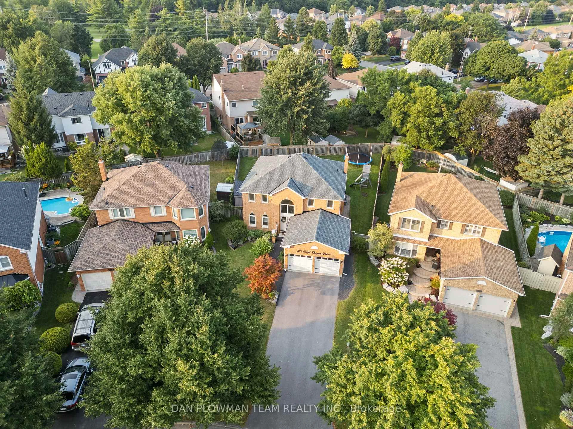 Photo 37 of 822 Royal Orchard Drive, Oshawa, Pinecrest — HOMEH